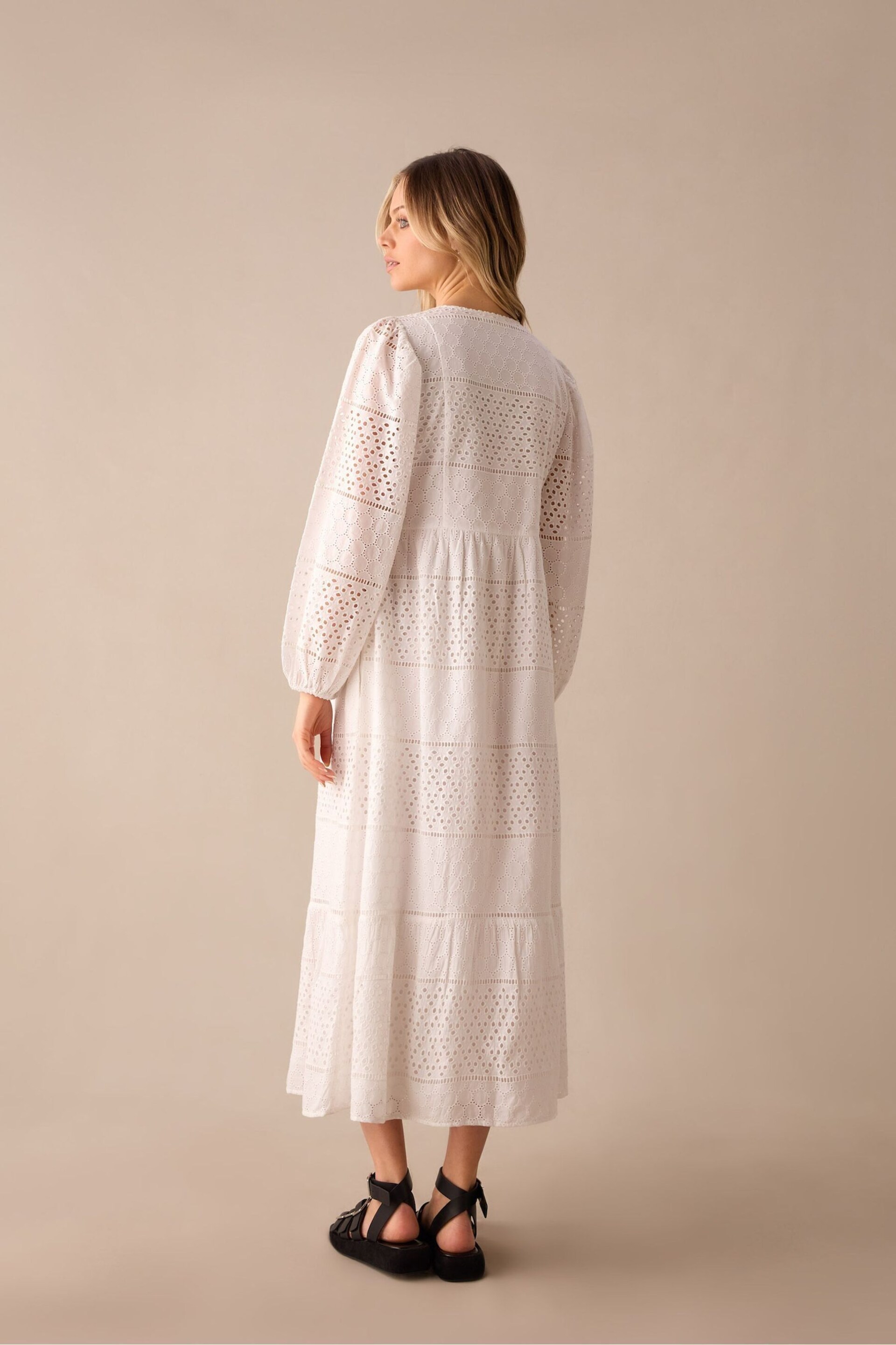 Ro&Zo Mixed Broderie White Midi Dress - Image 4 of 7