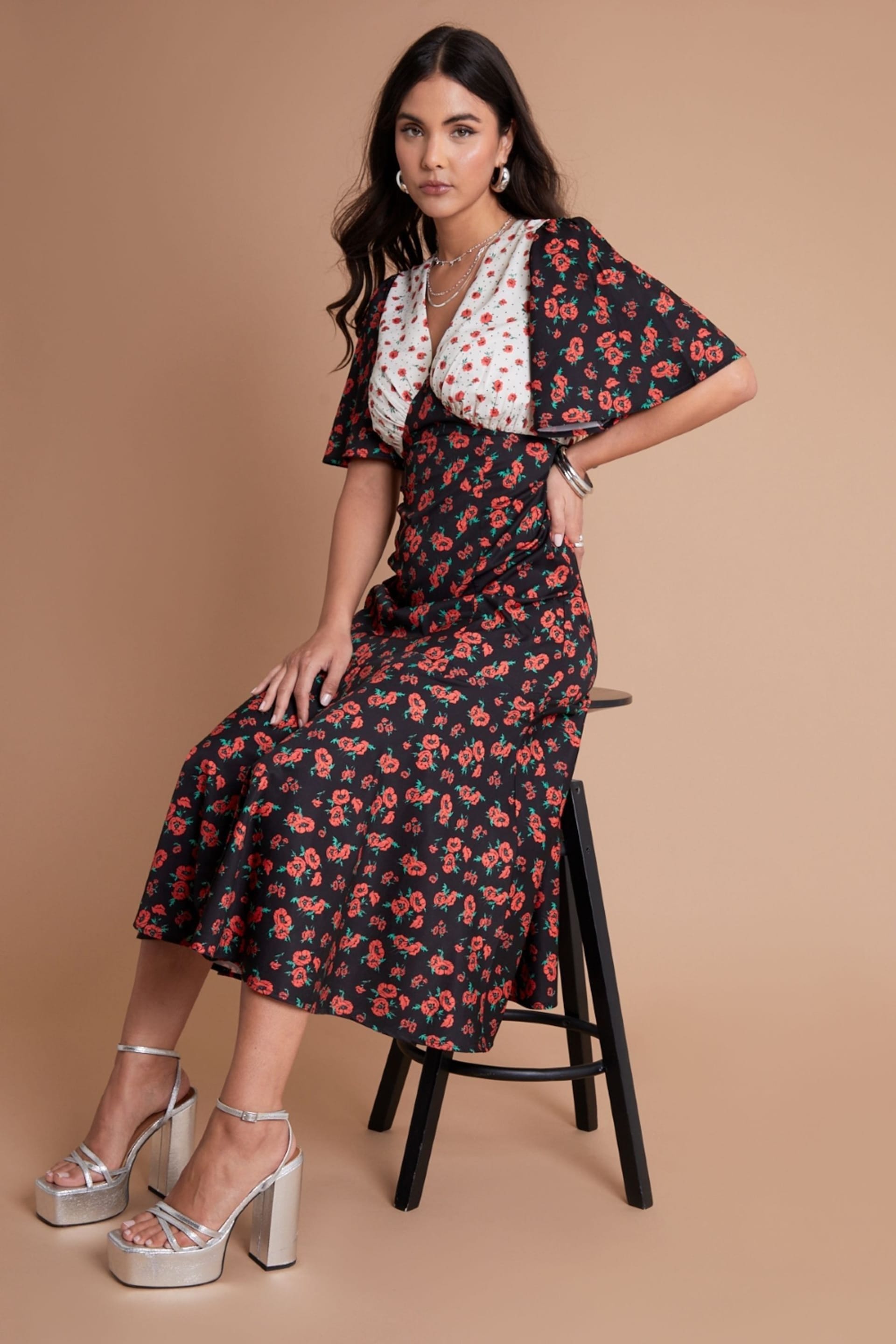 Another Sunday Mix Print Flutter Sleeve Black and Ecru Ditsy Floral Midi White Dress - Image 2 of 3