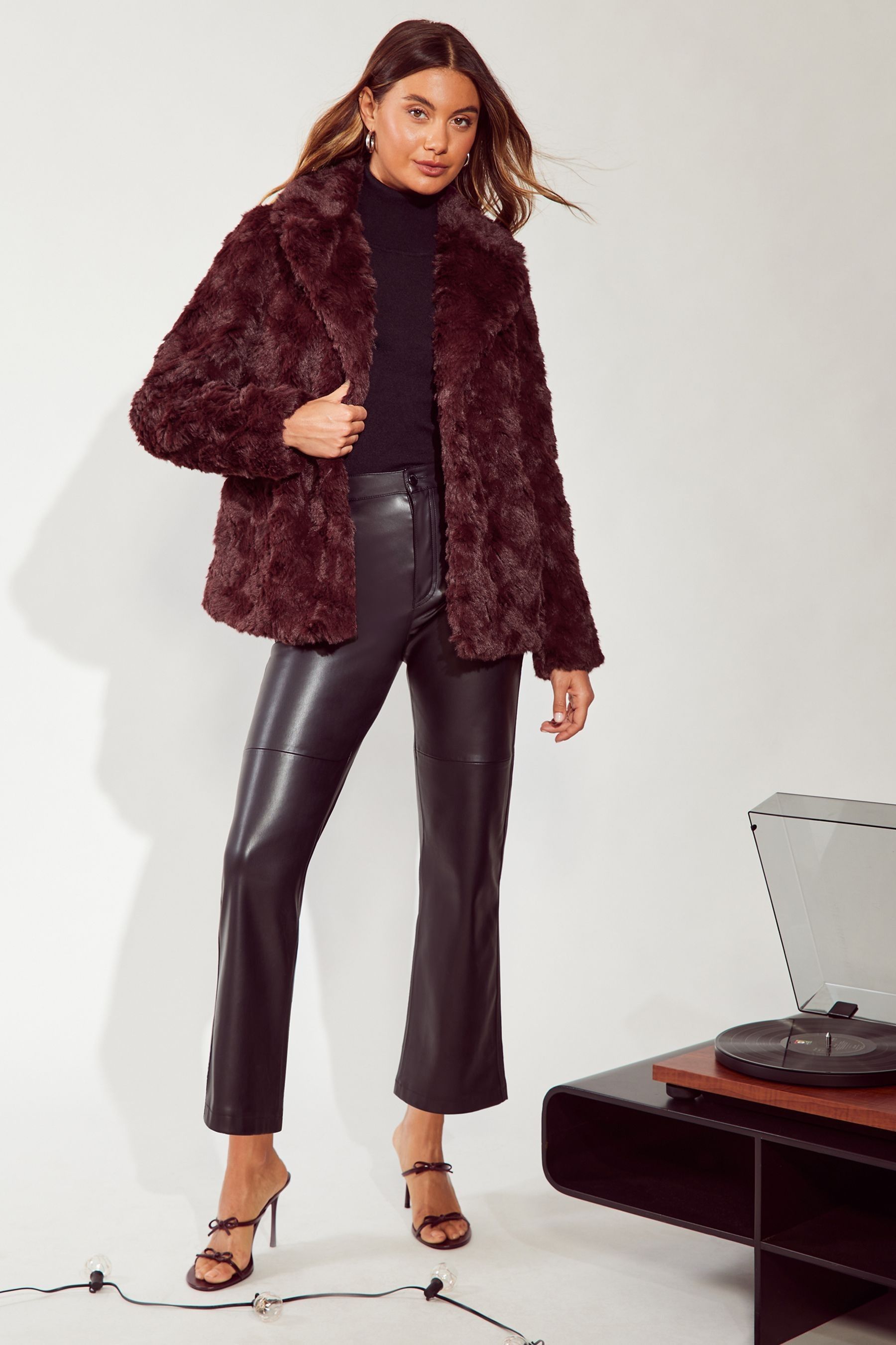Vero moda burgundy faux fur coat hotsell