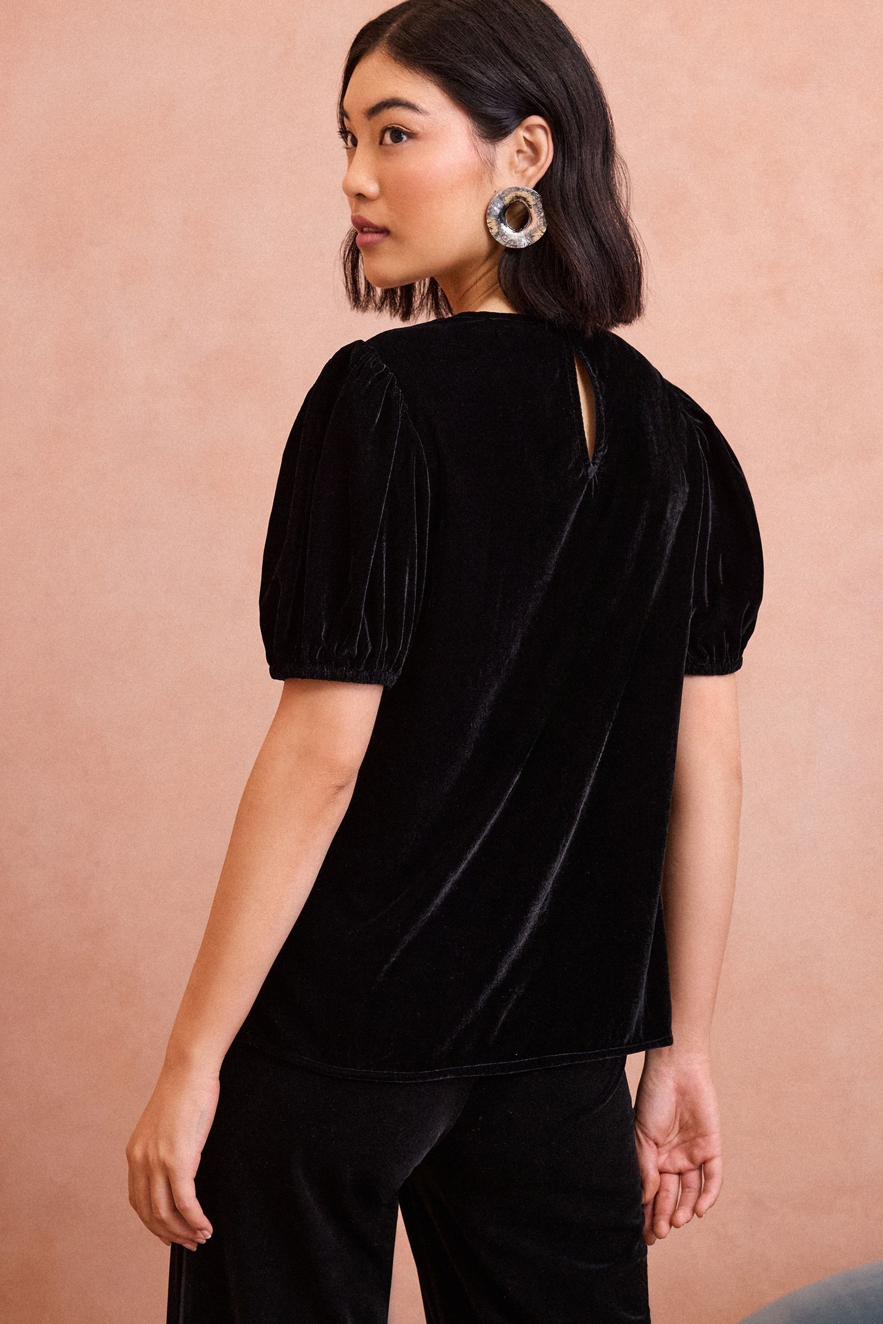Love Roses Black Velvet Crystal Puff Sleeve Top
