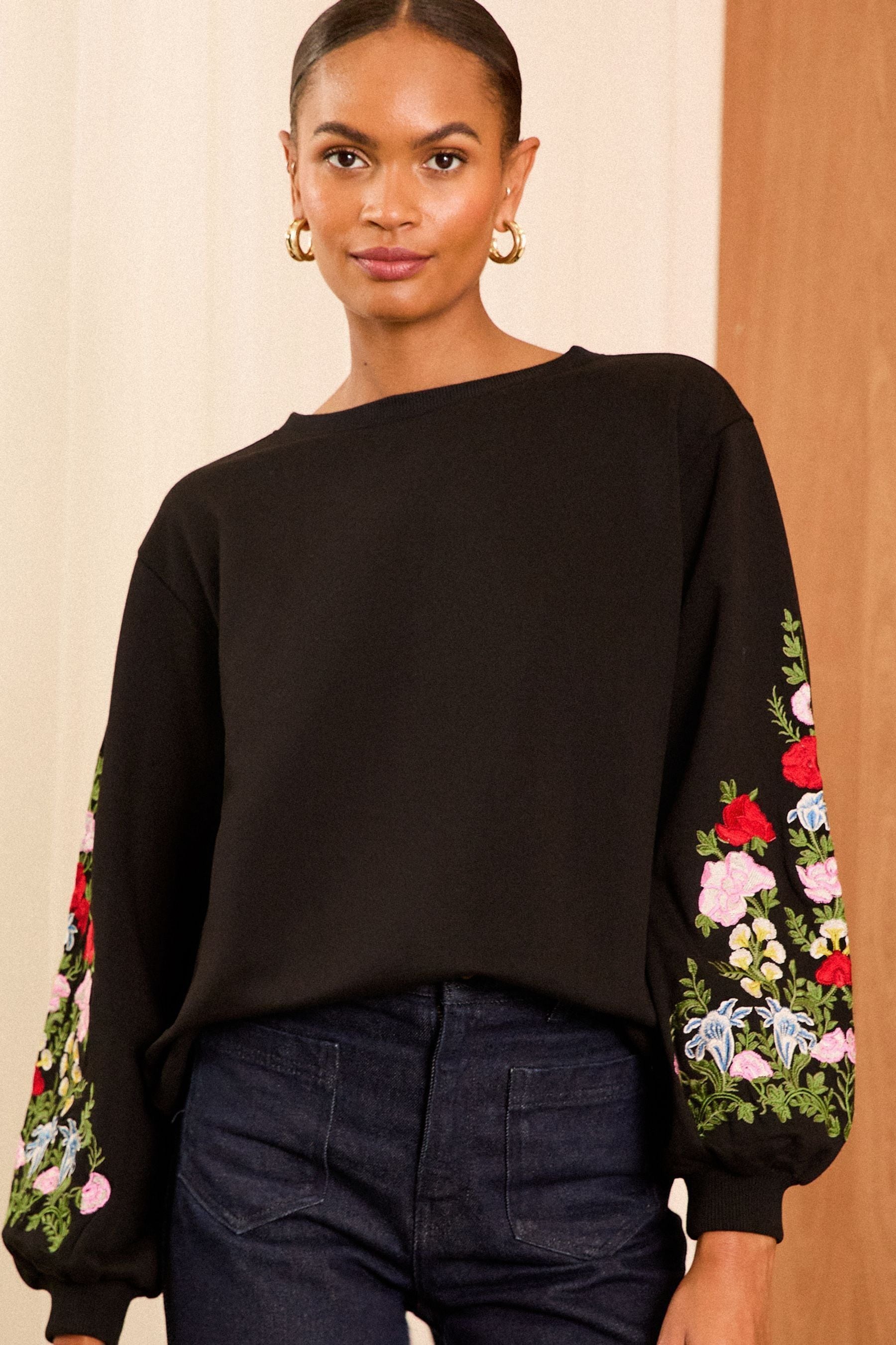 Black floral sweatshirt outlet