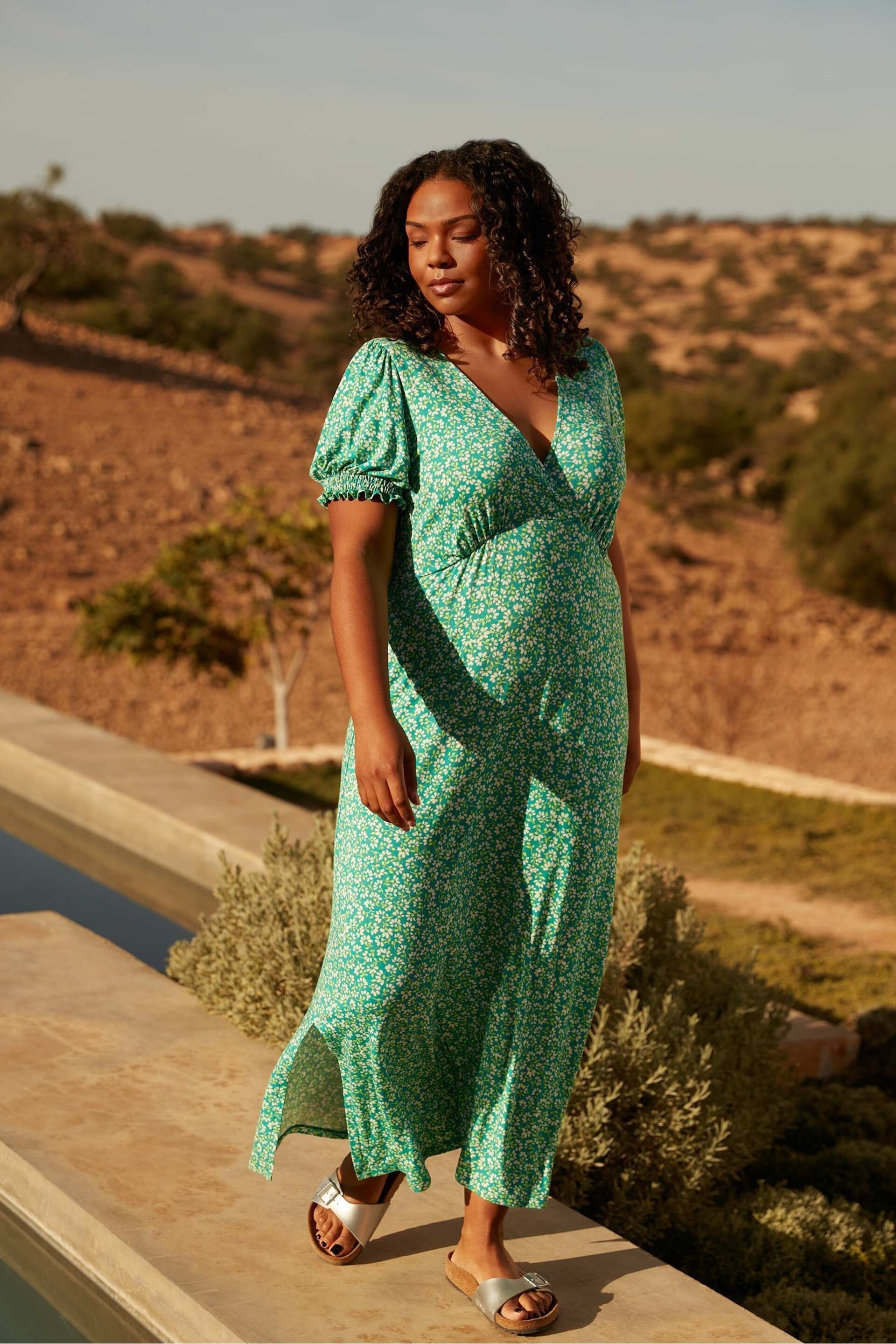 Live Unlimited Green Curve Ditsy Jersey Shirred Cuff Maxi Dress - Image 1 of 7