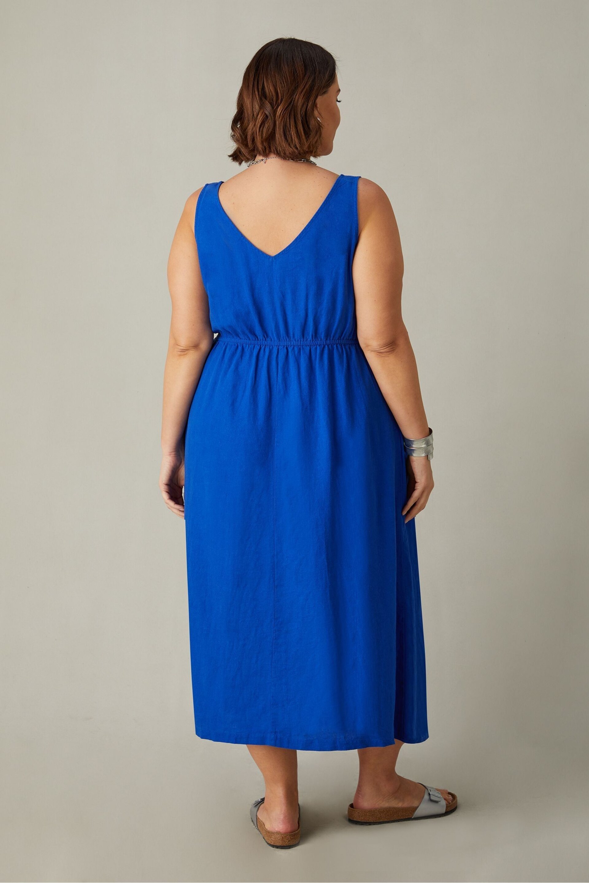 Live Unlimited Blue Curve Linen Mix V-Neck Midi Dress - Image 2 of 4