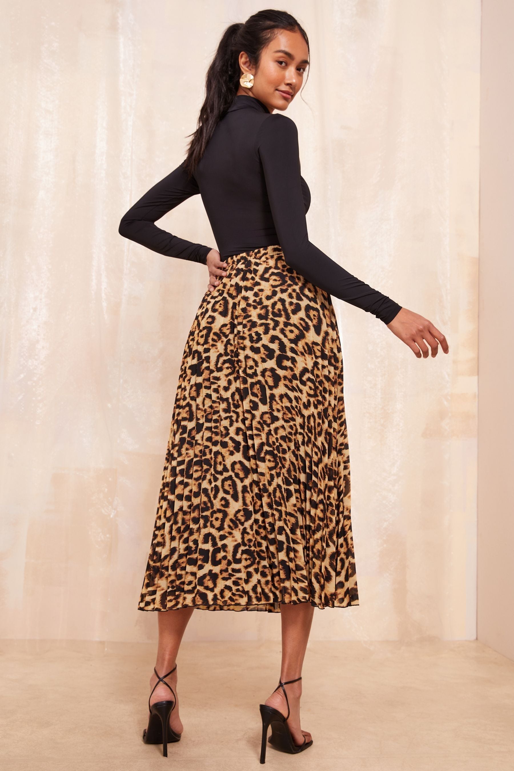 Pleated animal print skirt online