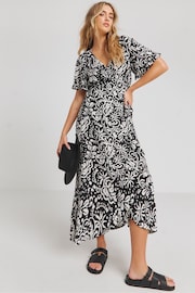 Simply Be Black Crinkle Wrap Dress - Image 1 of 4