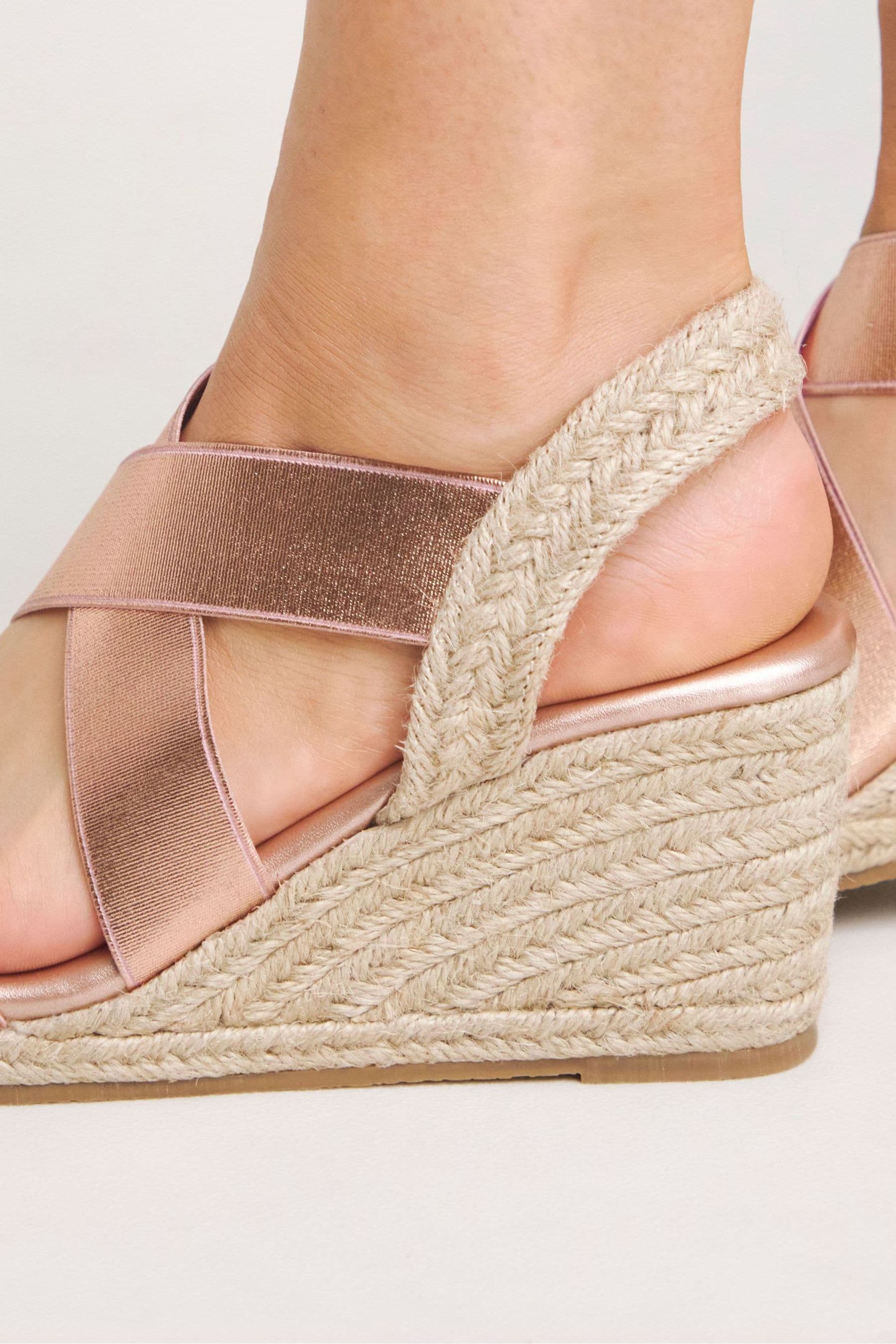 Espadrille sandals rose gold top