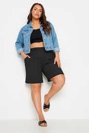 Yours Curve Black Limited Crinkle Shorts - Image 2 of 5