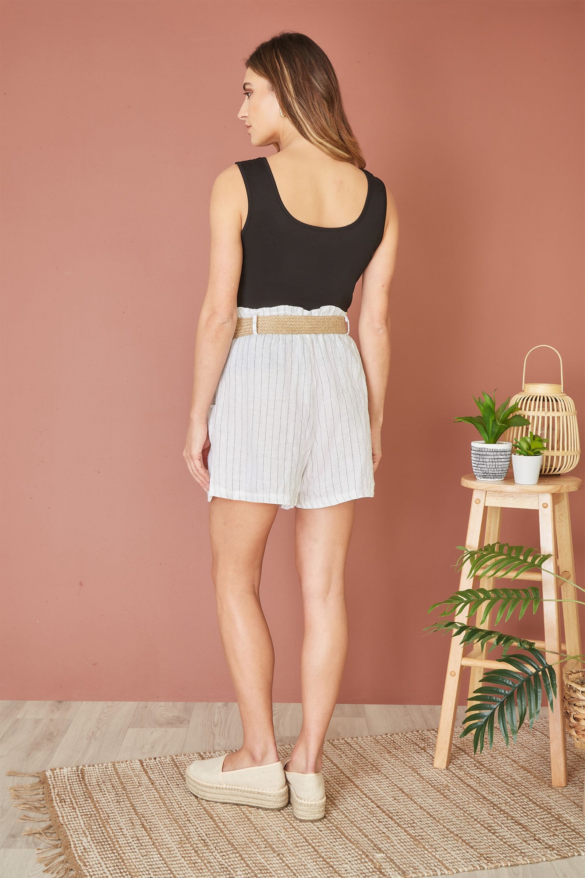 Yumi White Striped Italian Linen Shorts With Belt - Image 3 of 4