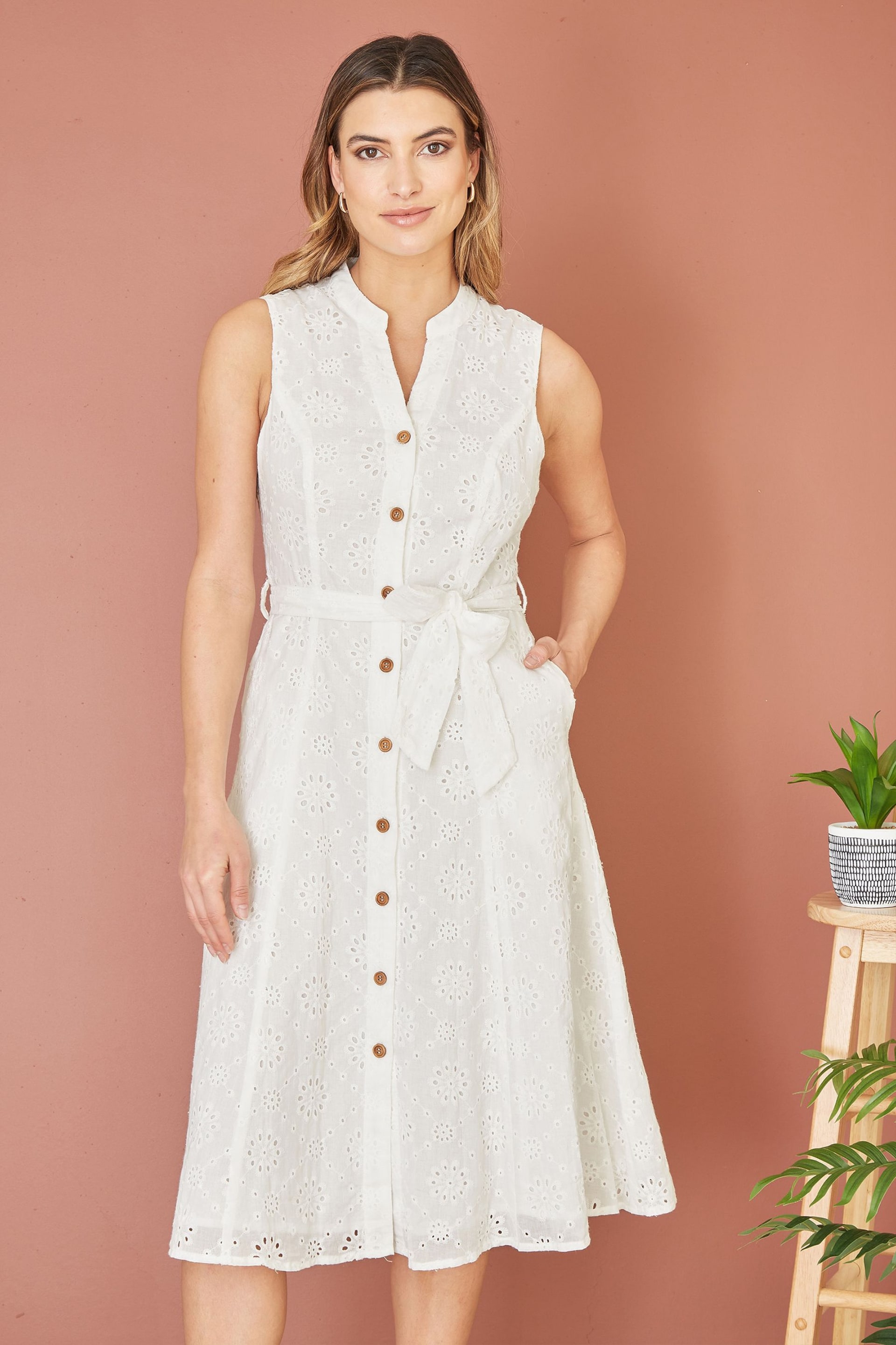 Yumi White Flower Broderie Anglaise Cotton Shirt Dress - Image 3 of 5