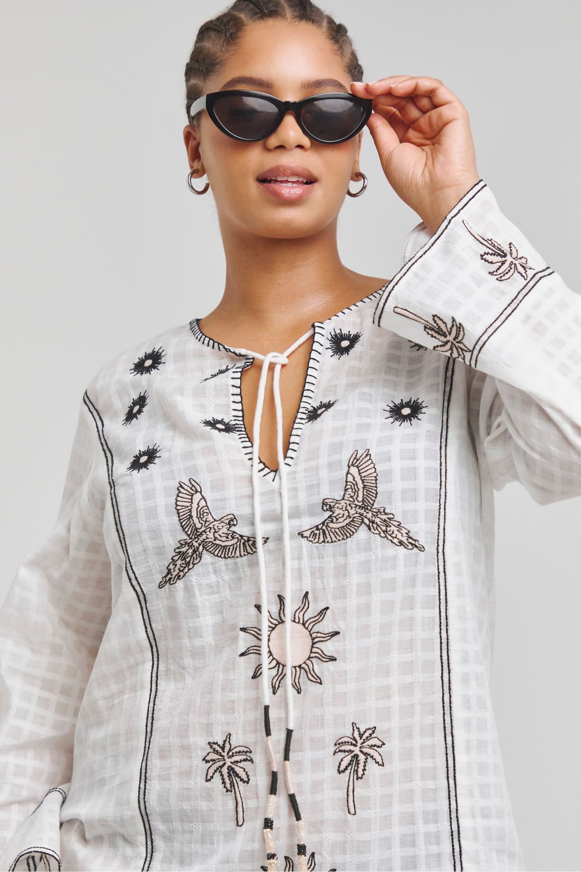 Figleaves Mystical Craft Embroidered White Kaftan - Image 4 of 4