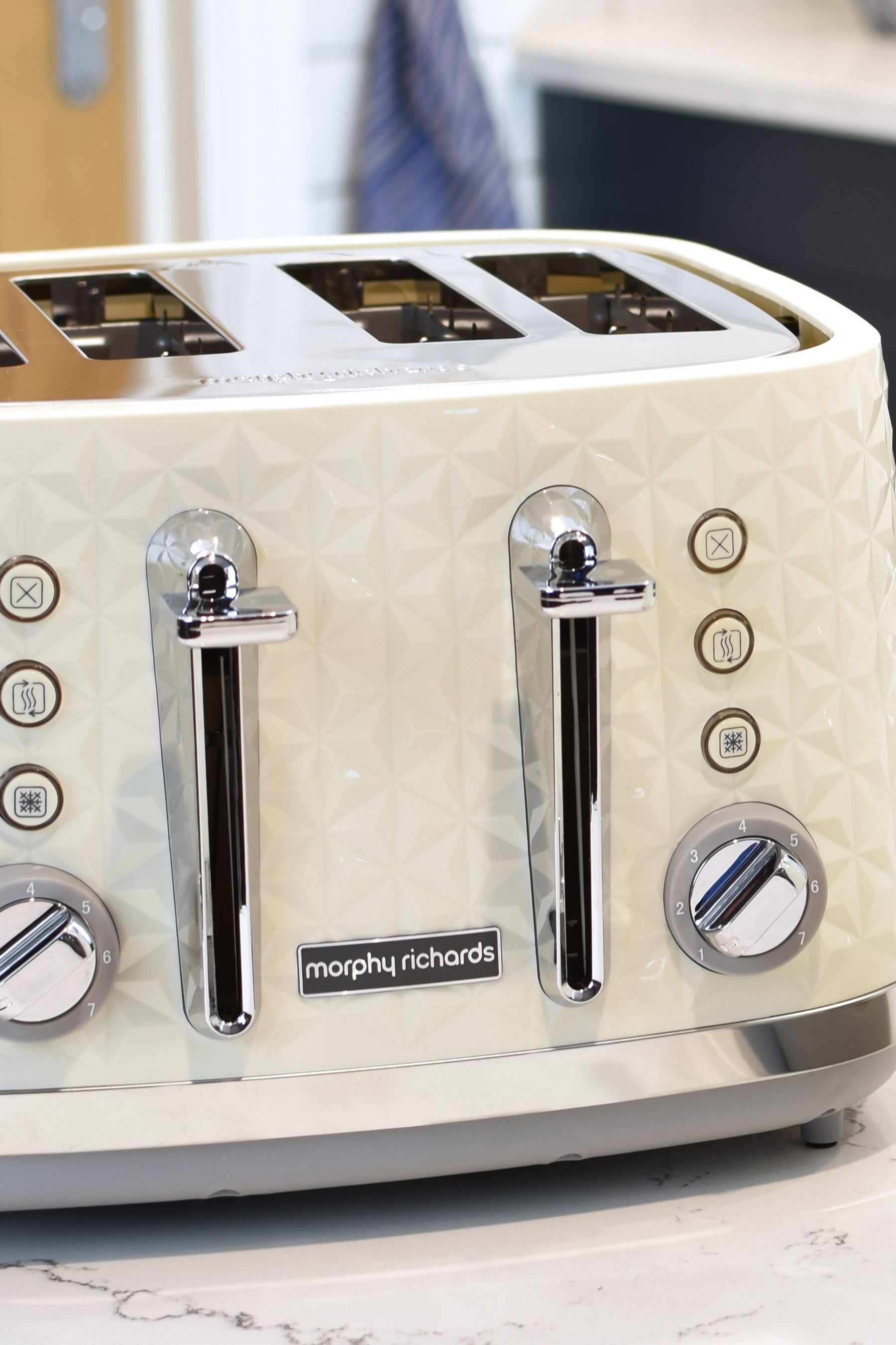 Morphy richards 4 slice toaster cream shop