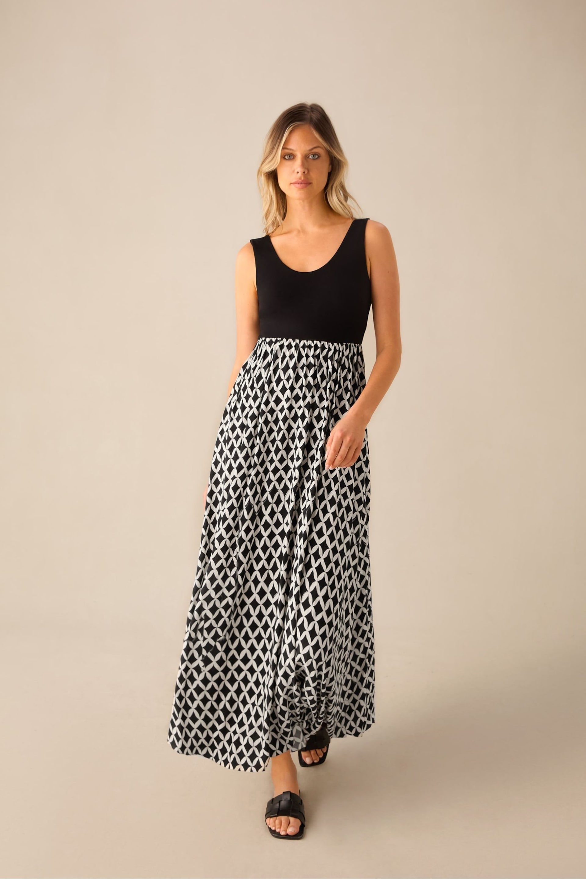 Ro&Zo Mono Geo Print Skirt Maxi Black Dress - Image 3 of 5
