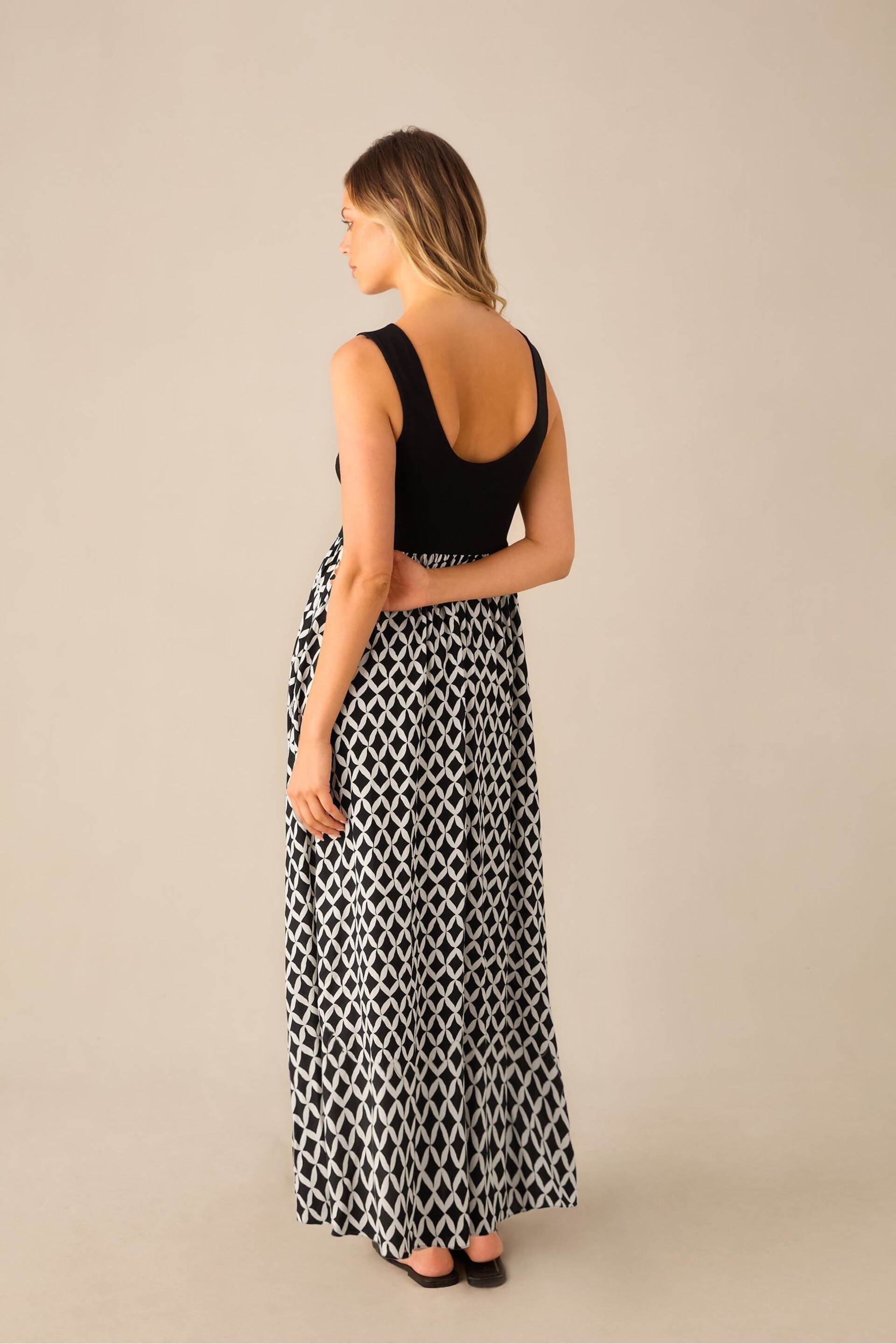 Ro&Zo Mono Geo Print Skirt Maxi Black Dress - Image 5 of 5