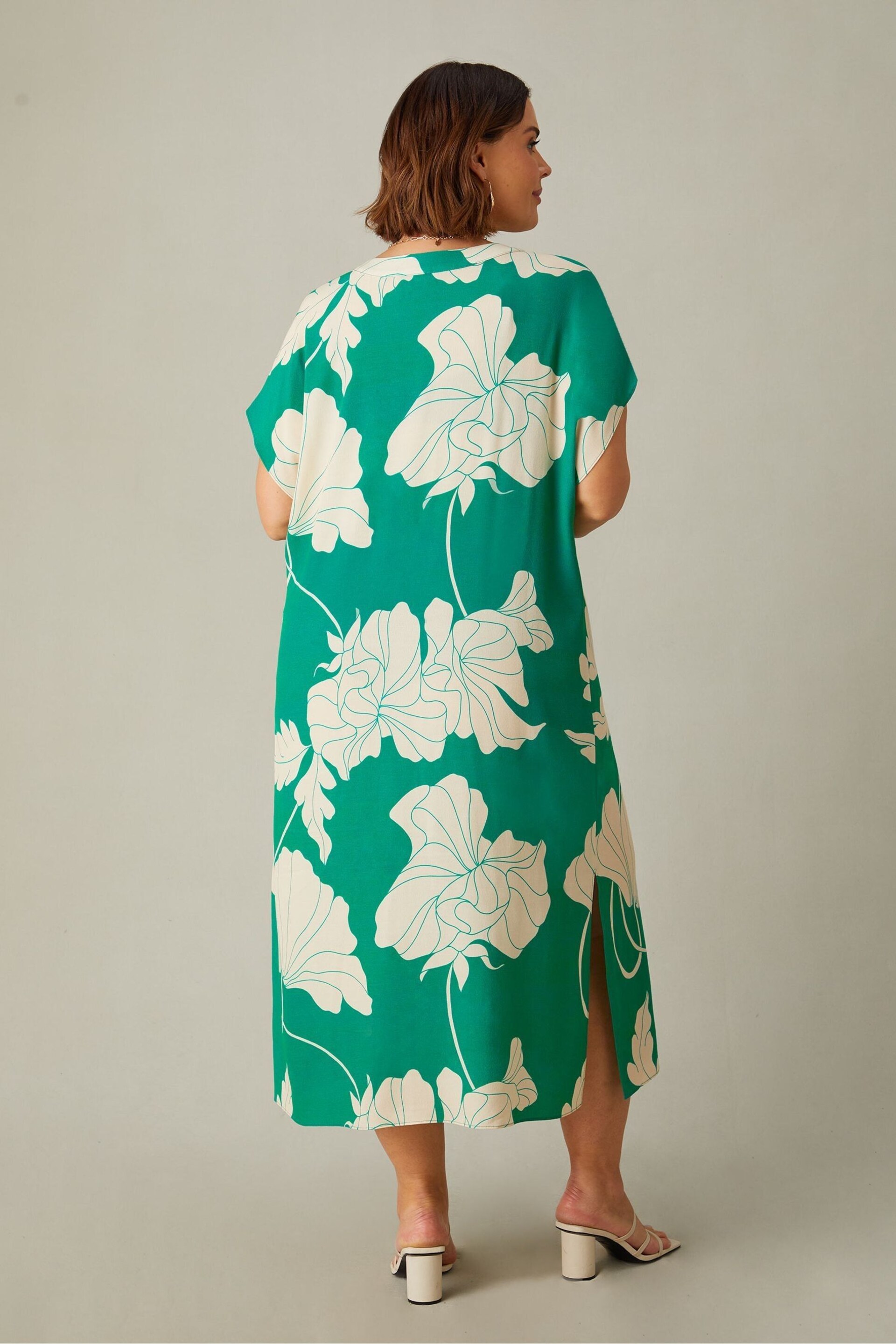Live Unlimited Curve Green Floral Pleat Front Midi Dress - Image 6 of 6