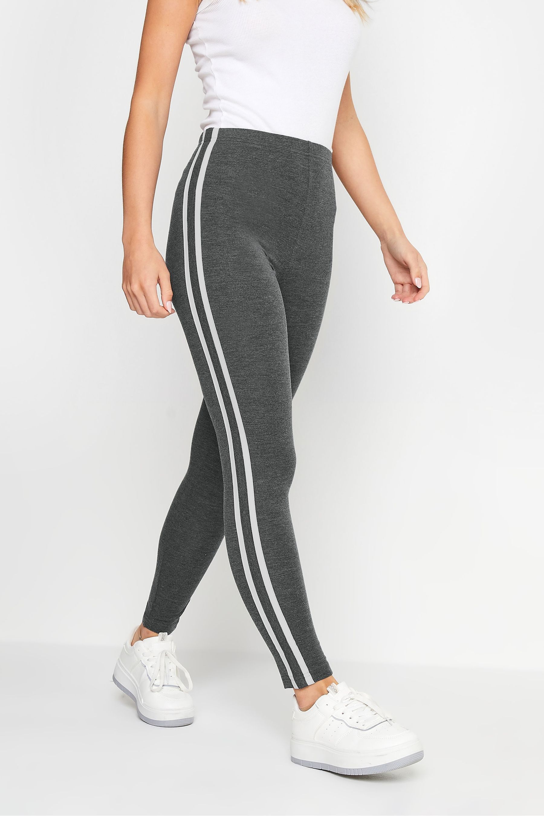Petite nike leggings discount