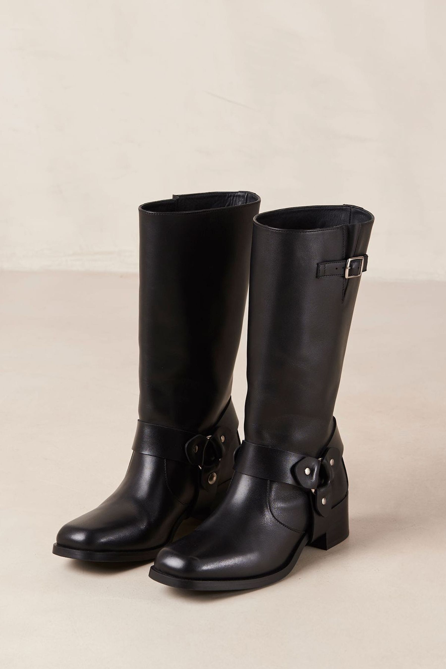 Rocky black leather boots hotsell