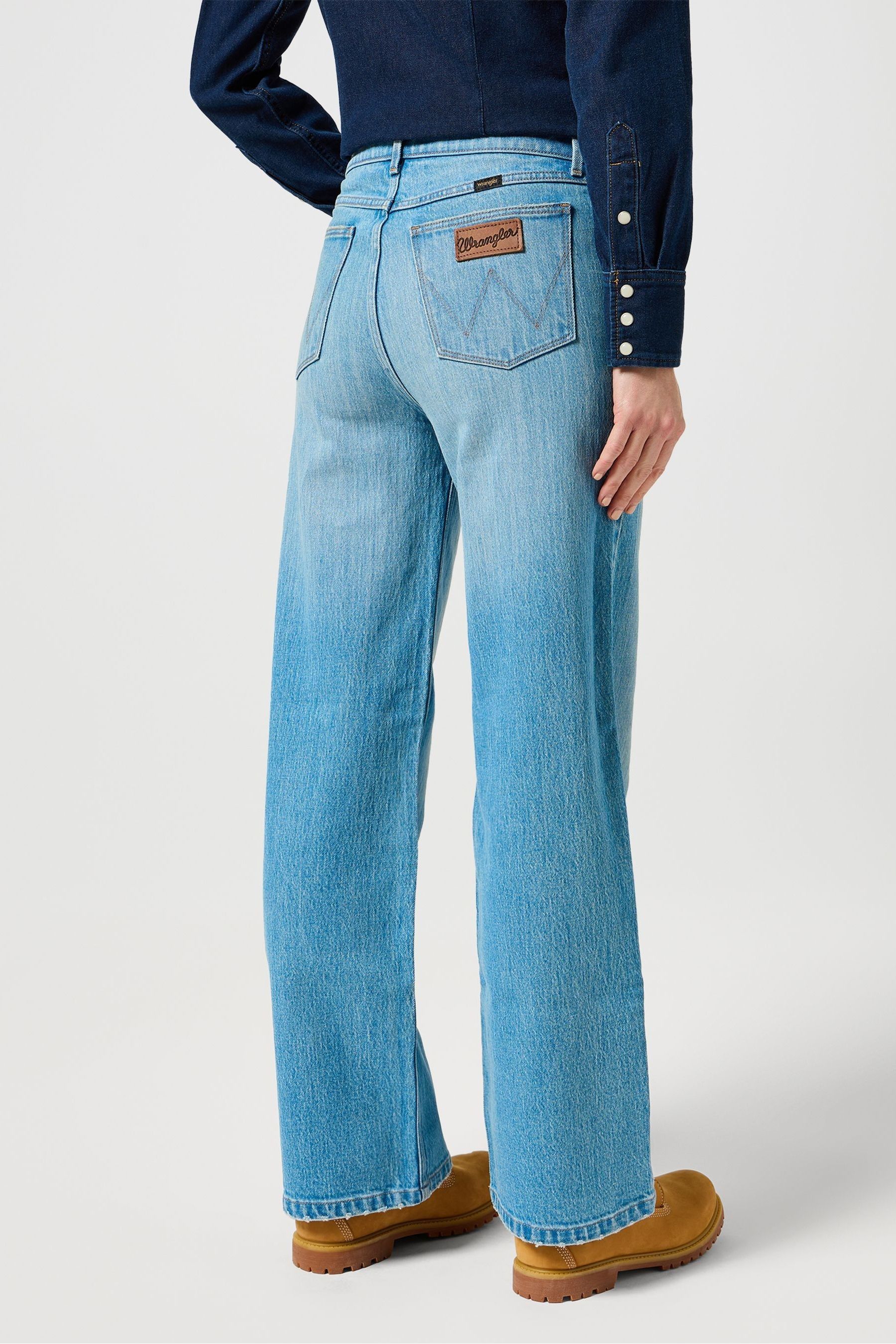 Loose straight store