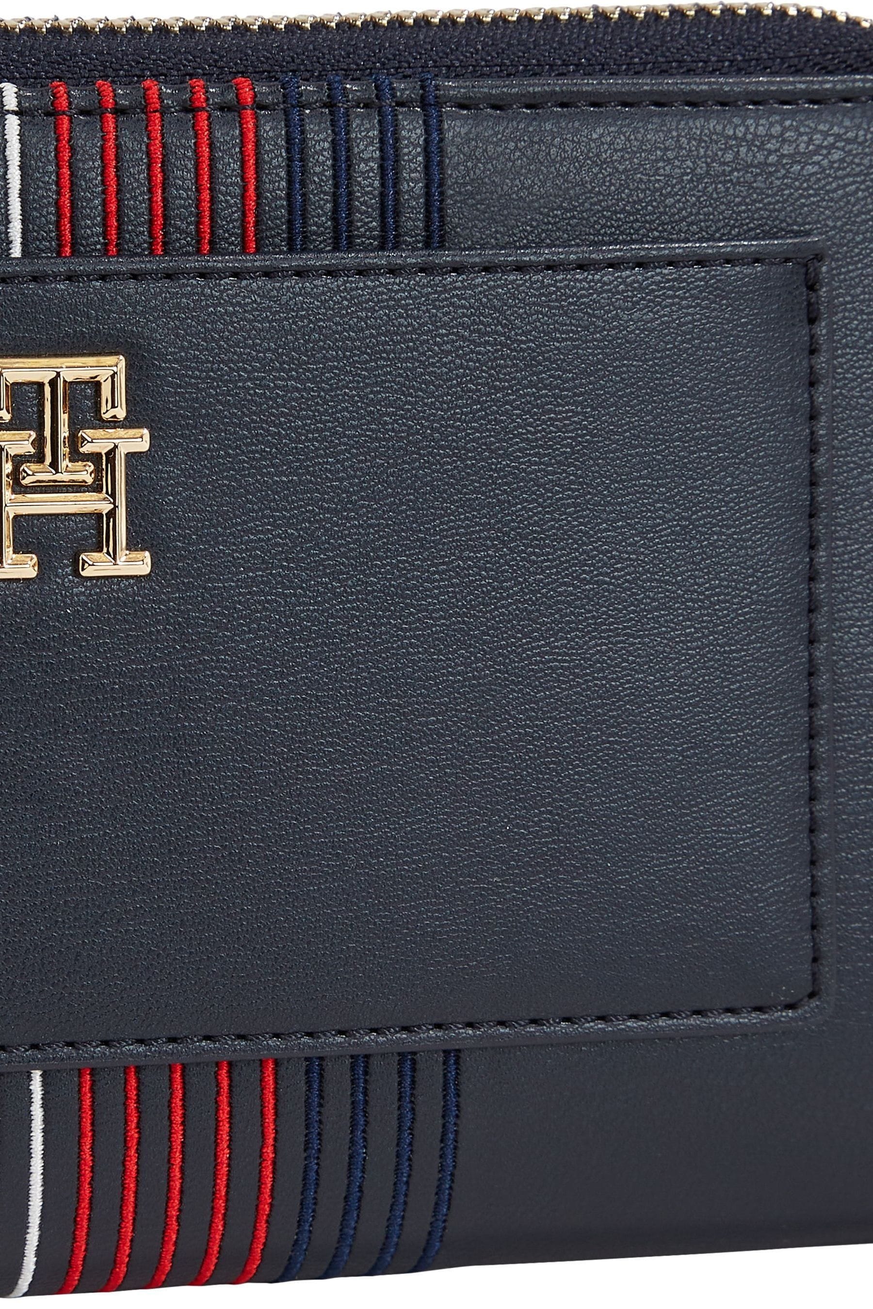 Tommy hilfiger travel wallet outlet
