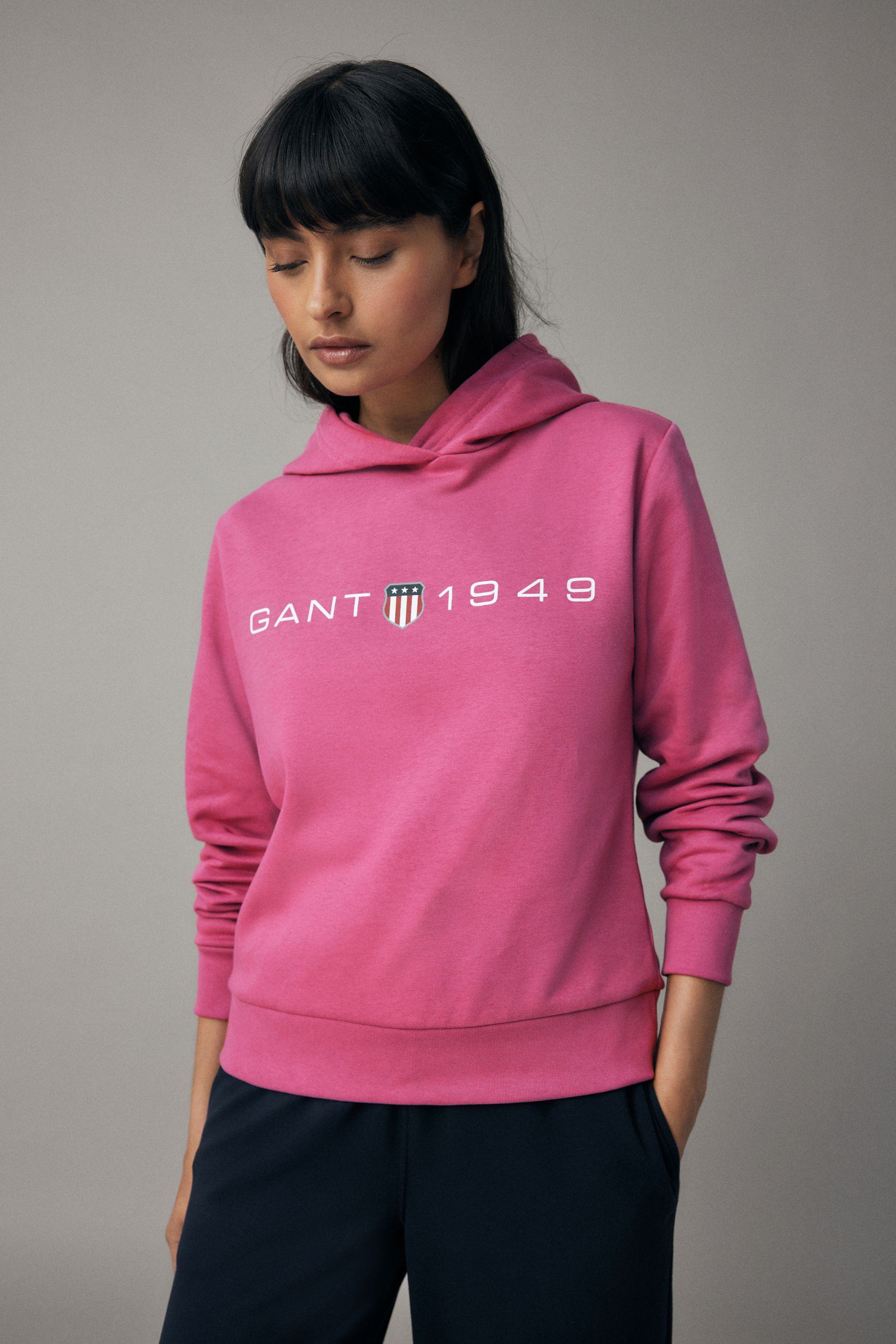 Pink gant hoodie new arrivals