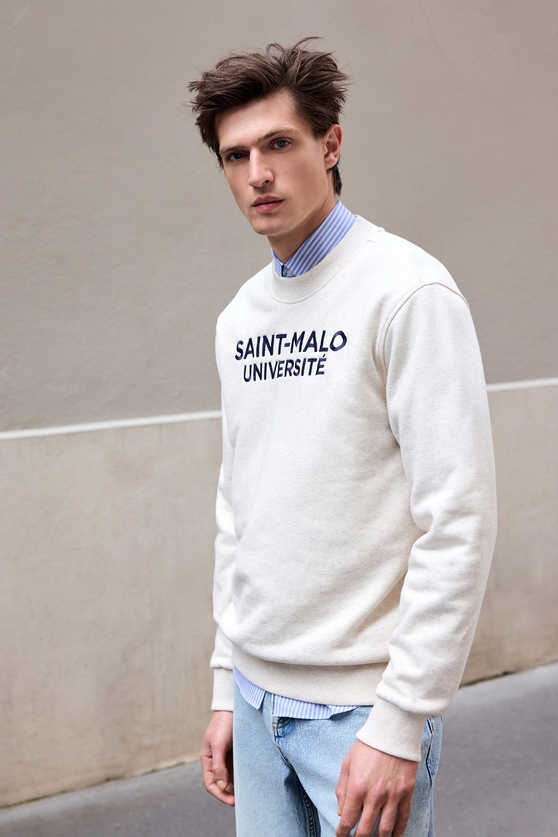 White graphic sweatshirt new arrivals