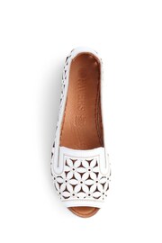 Pavers White Leather Cut Out Detail Pumps - Image 4 of 5