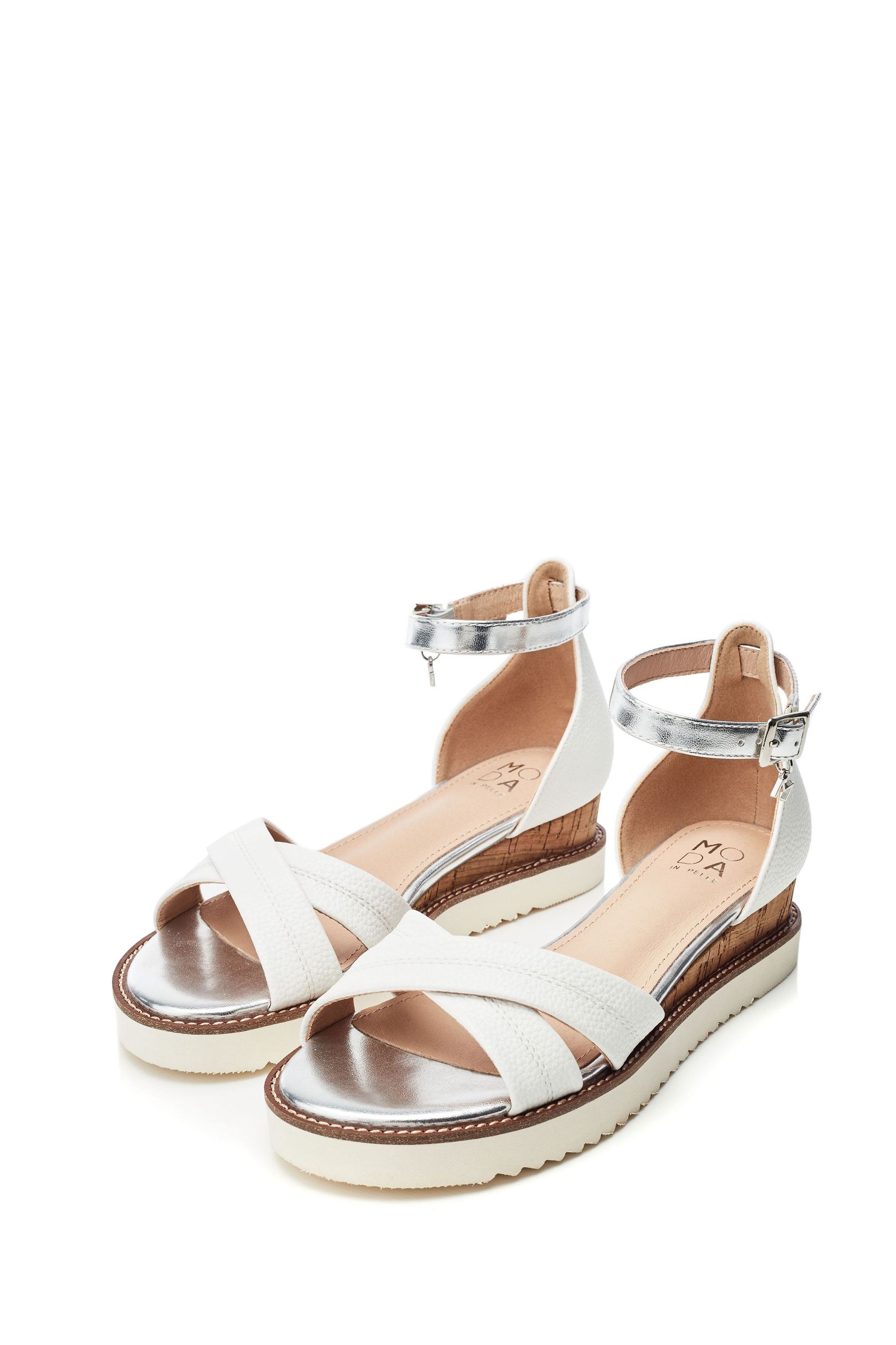 Pelle moda flat sandals hotsell