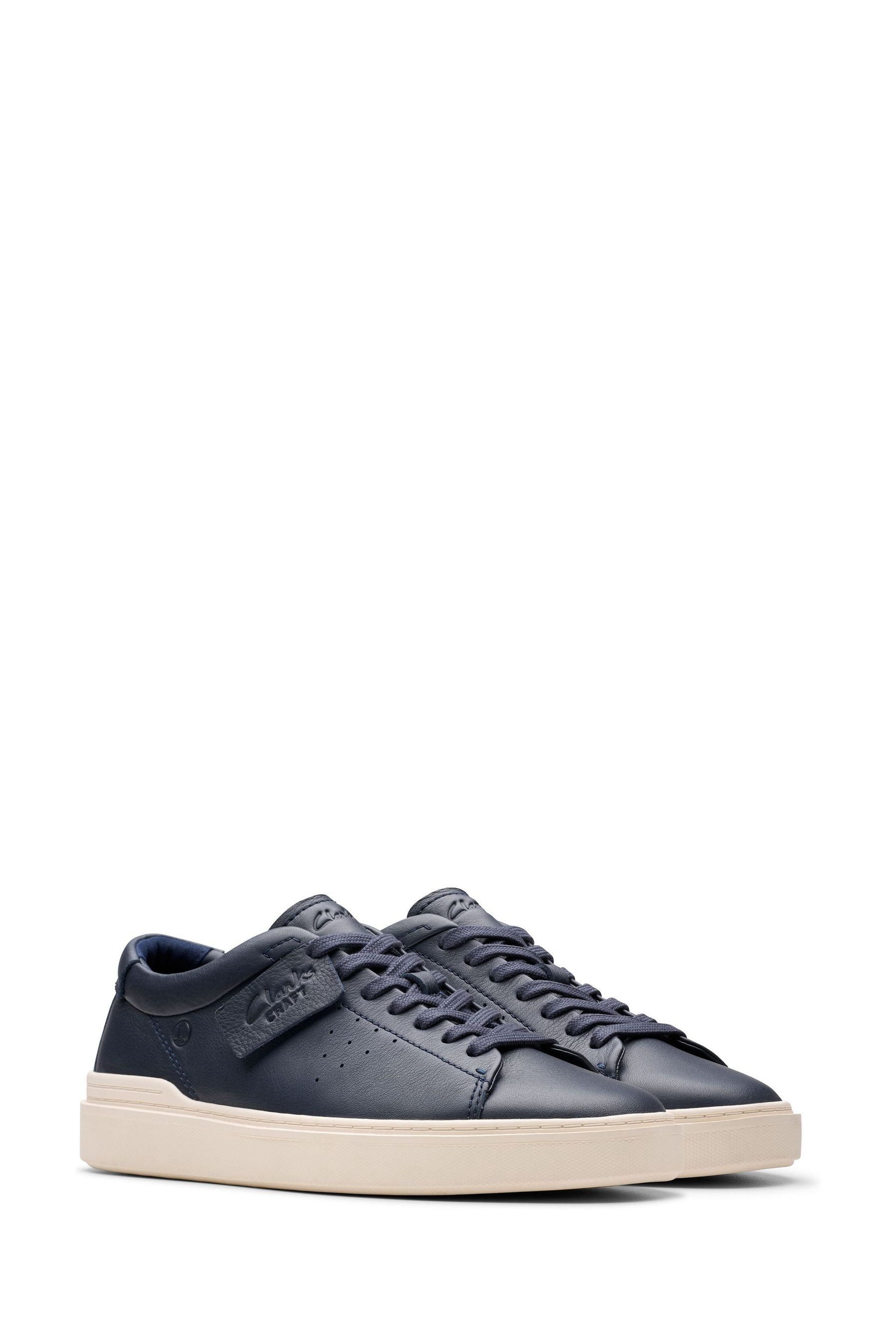 Clarks swift turn top