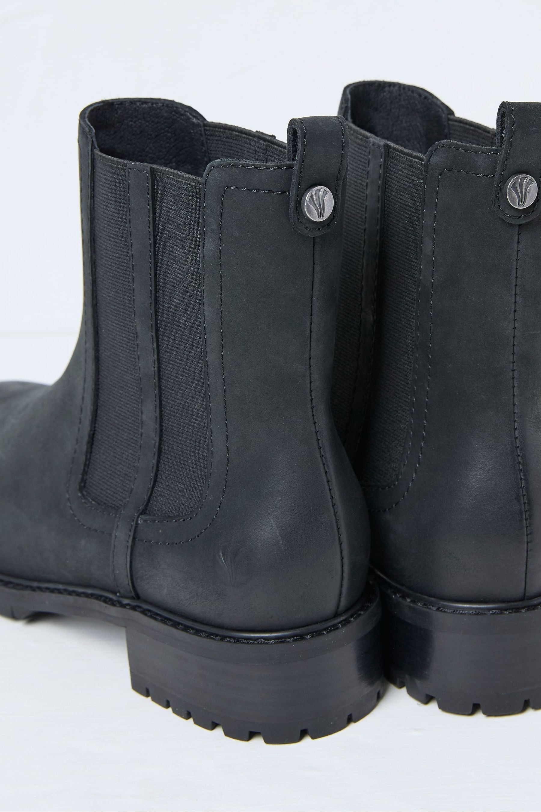 Urban outfitters black chelsea boots on sale