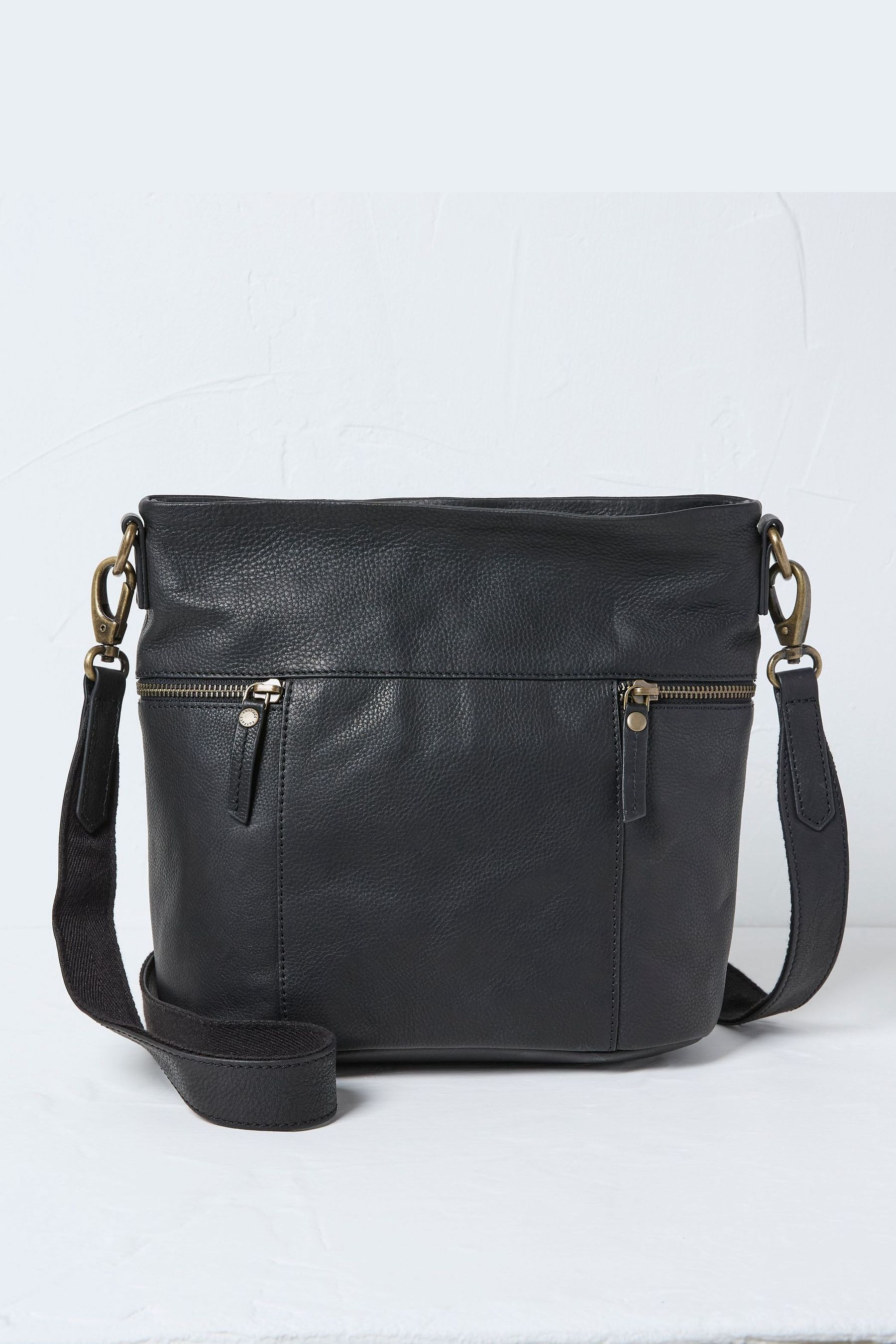 Fat face black leather bag discount