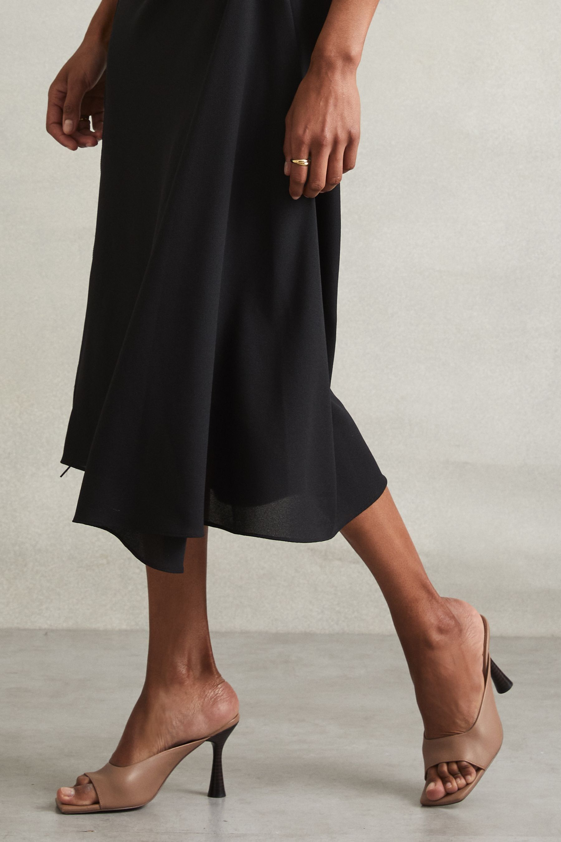 Blush mules store