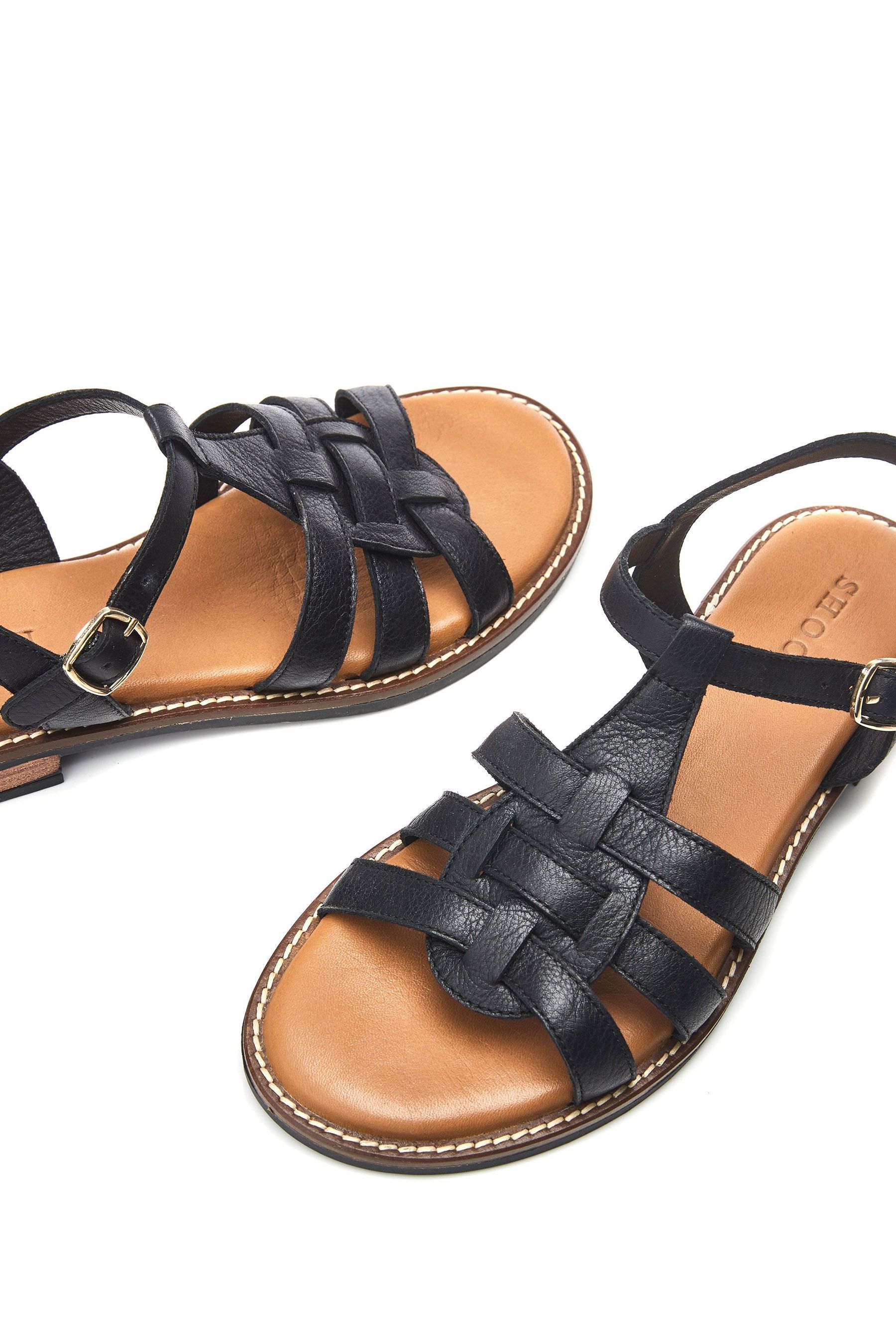 Moda in pelle flat sandals online