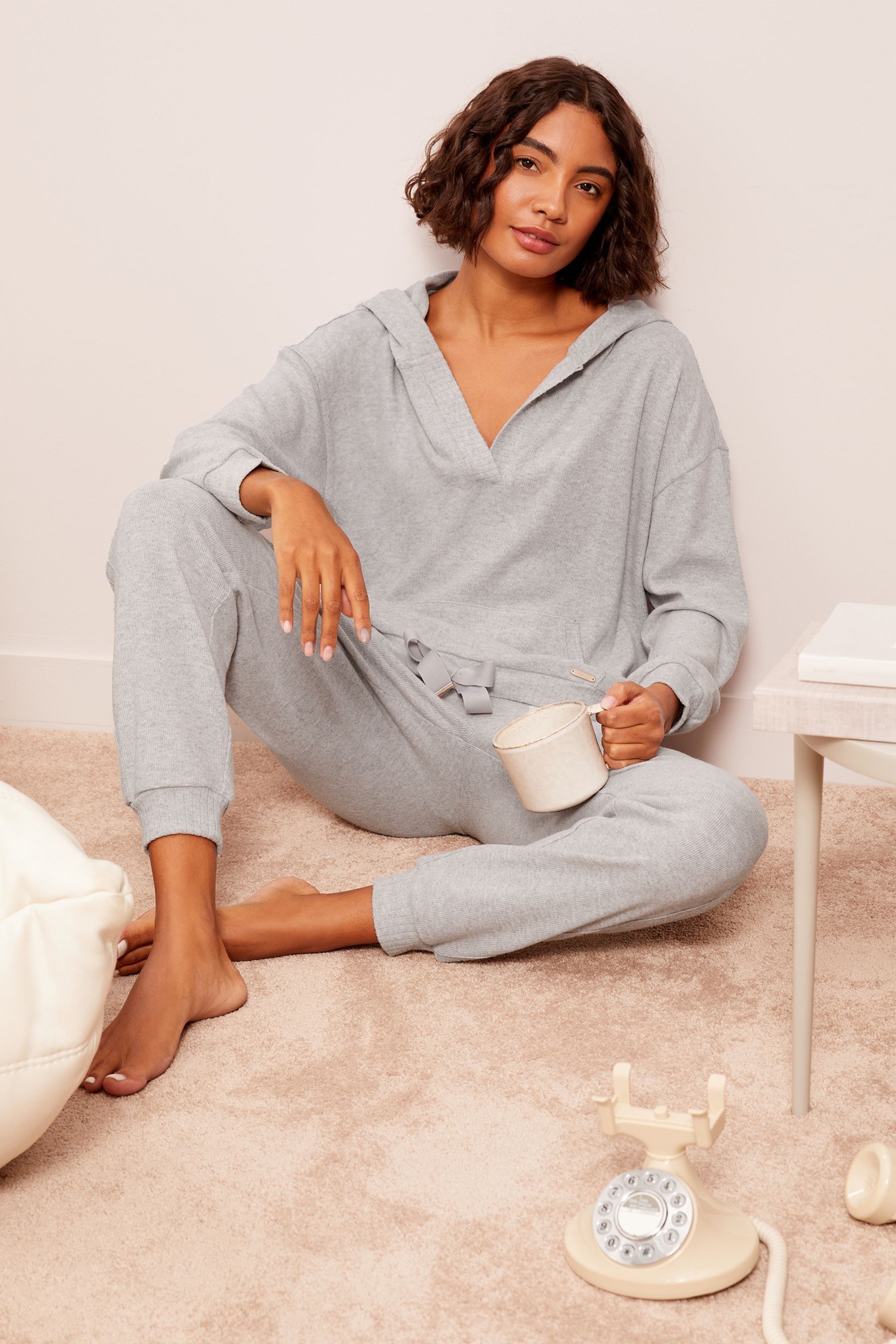 Friends joggers best sale