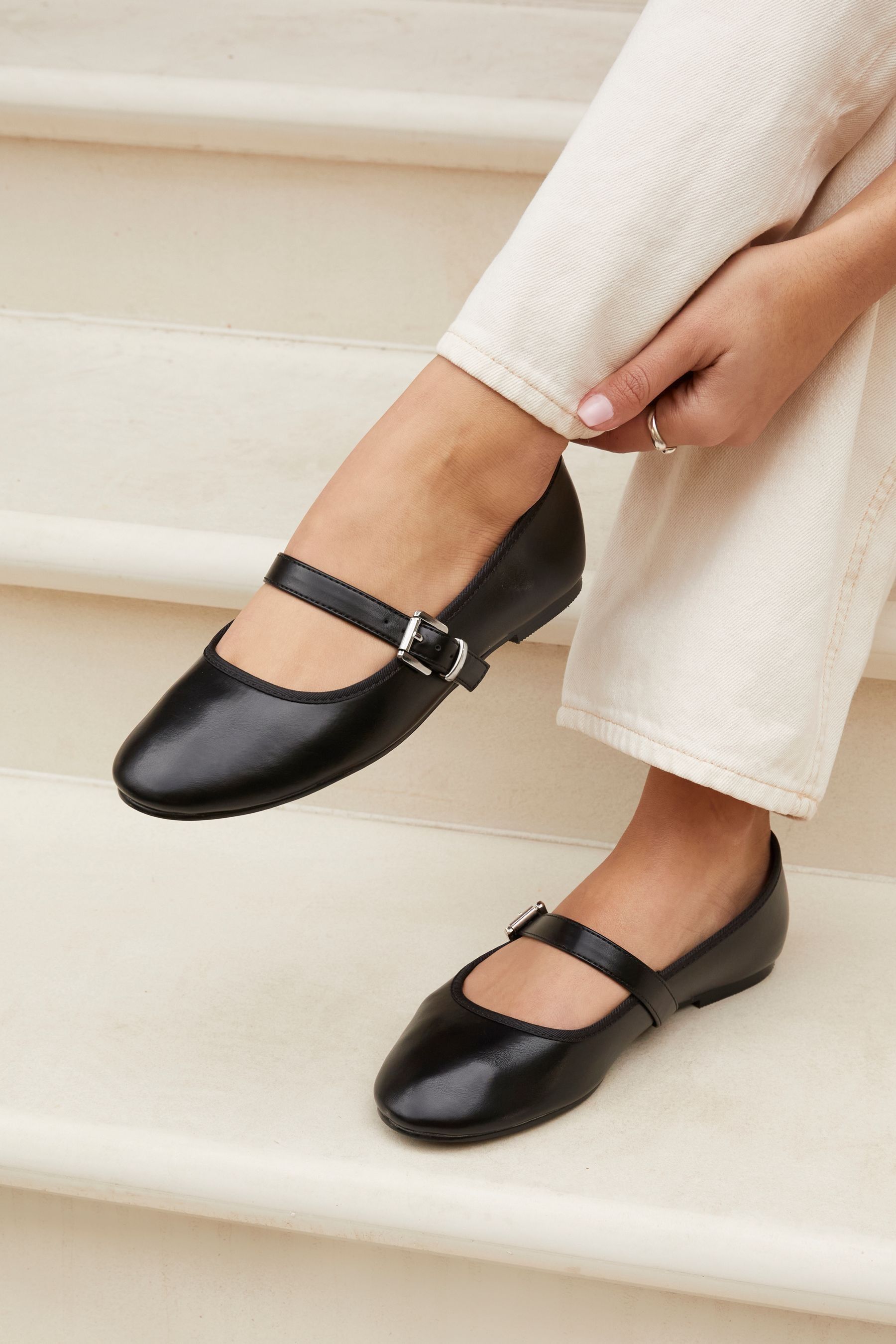 Womens Linzi Black Odette Flat PU Mary Jane Shoes black price in Dubai UAE Compare Prices