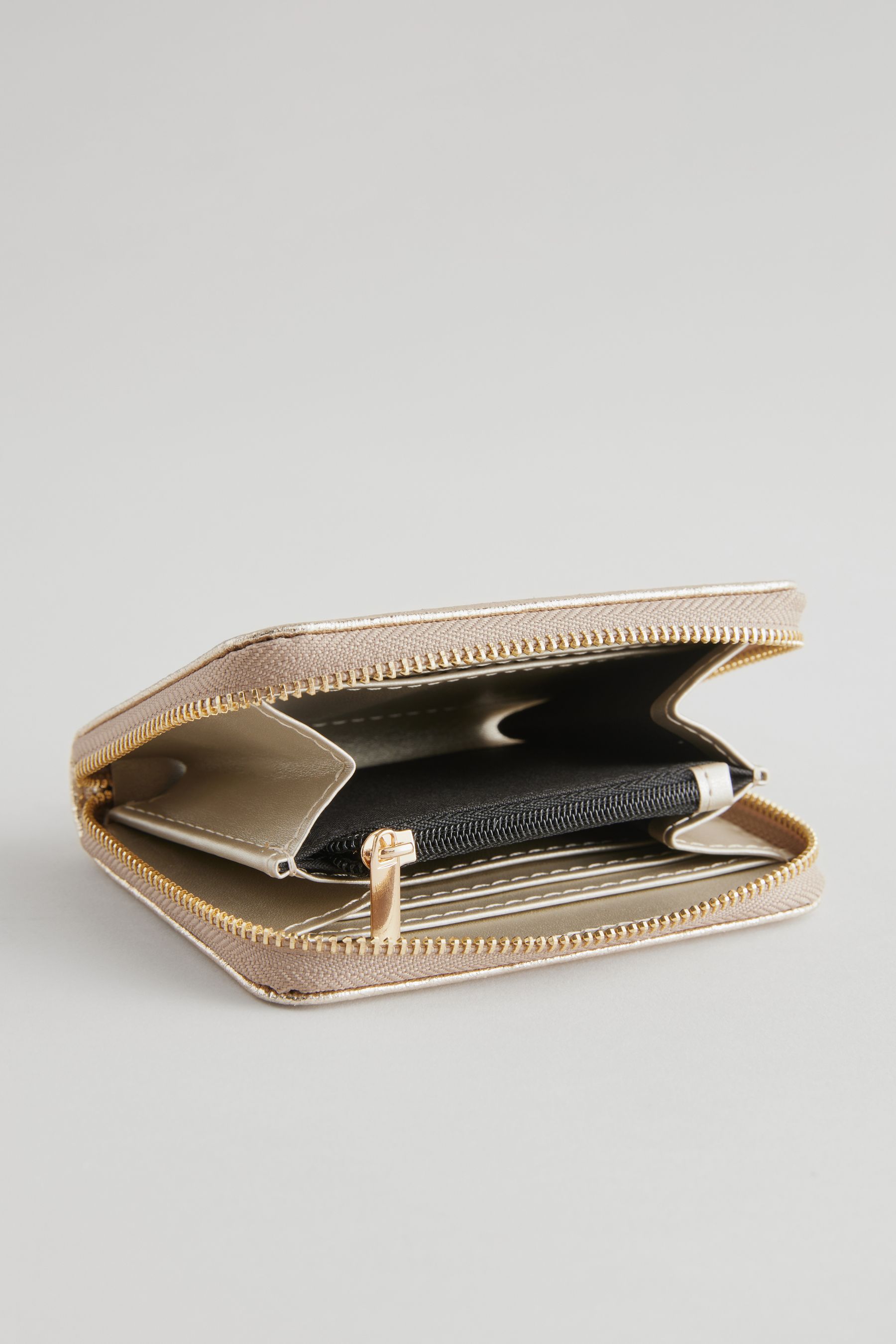 Aldo pig purse hot sale