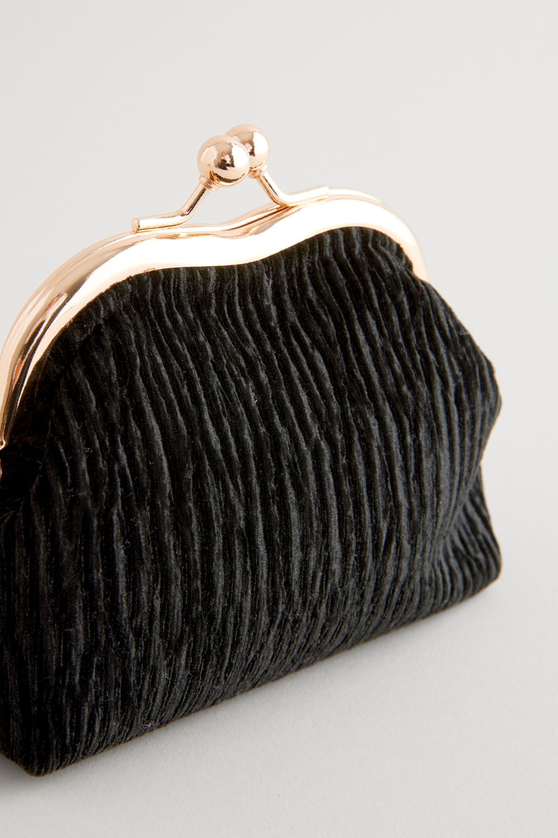 Places to buy a purse near me 2025