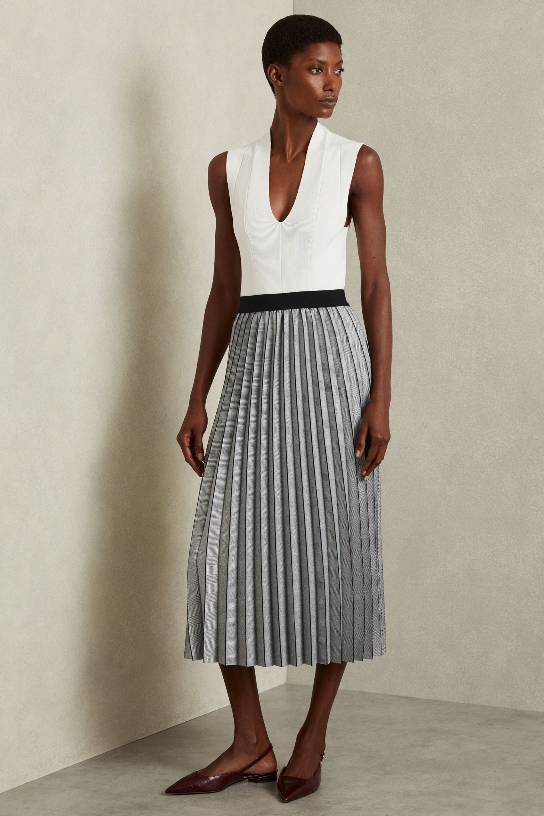 Pleated skirt fashion nova shop