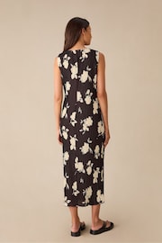 Ro&Zo Black Floral Plissé Tube Dress - Image 4 of 4