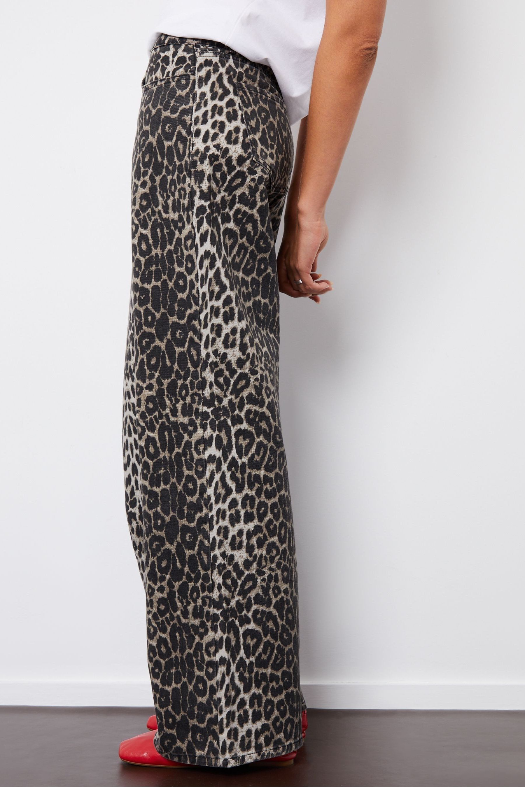 Leopard print skirt general pants best sale