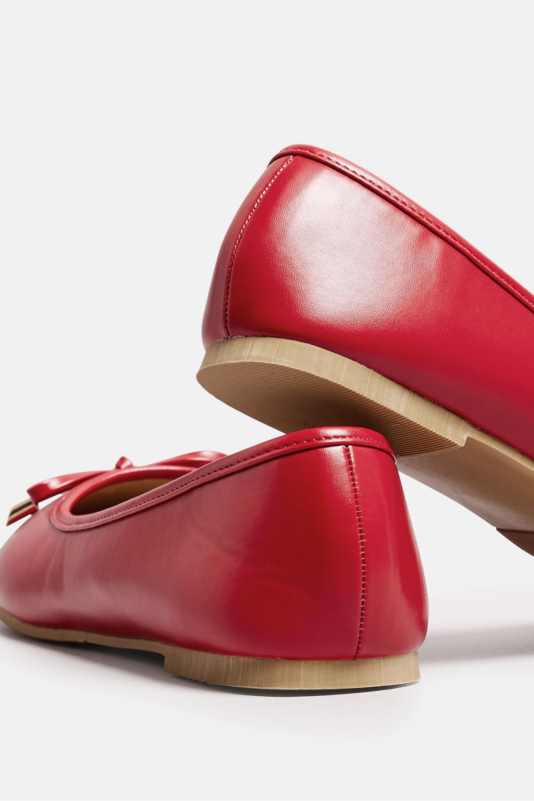 Red ballerinas shoes store