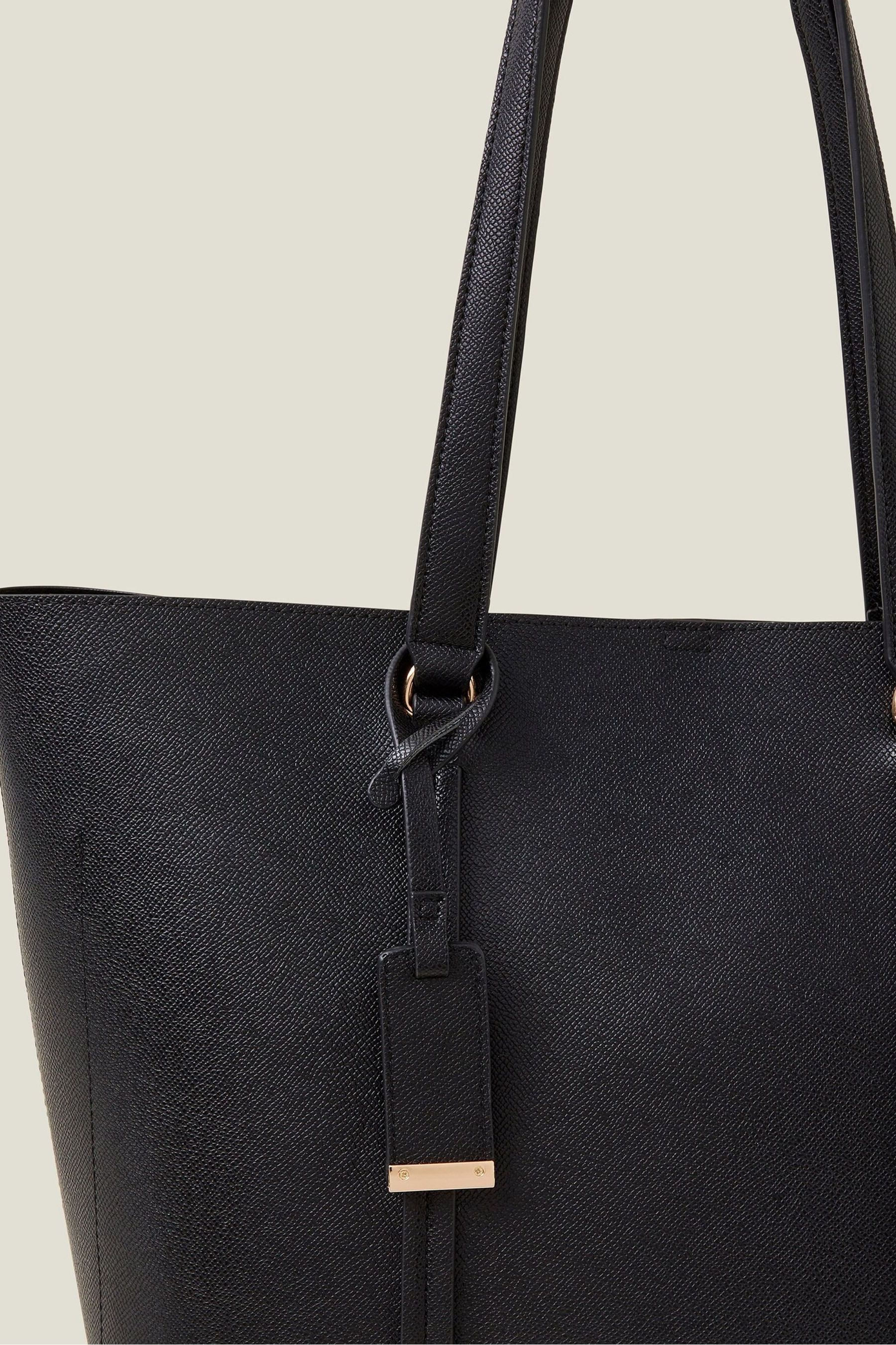 Accessorize black handbag 2025