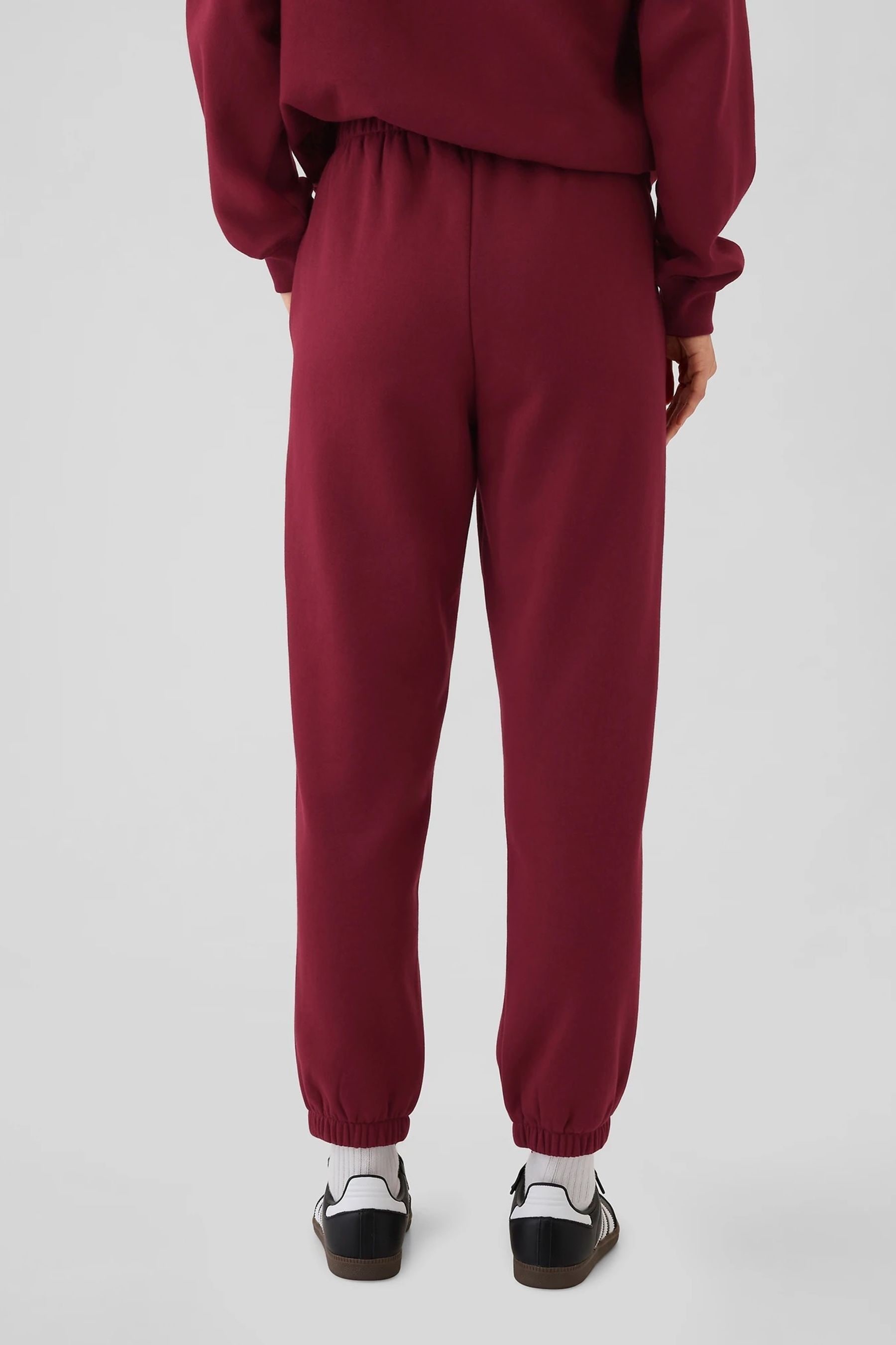 Red gap jogging suit 2025
