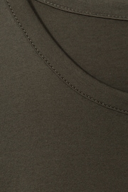 Reiss Dusty Olive Caspian Mercerised Crew Neck T-shirt - Image 5 of 5