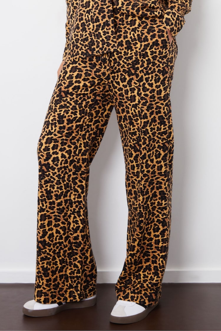 Threadbare Leopard Print Ladies Lakeleo Wide Leg Linen Trousers - Image 2 of 5