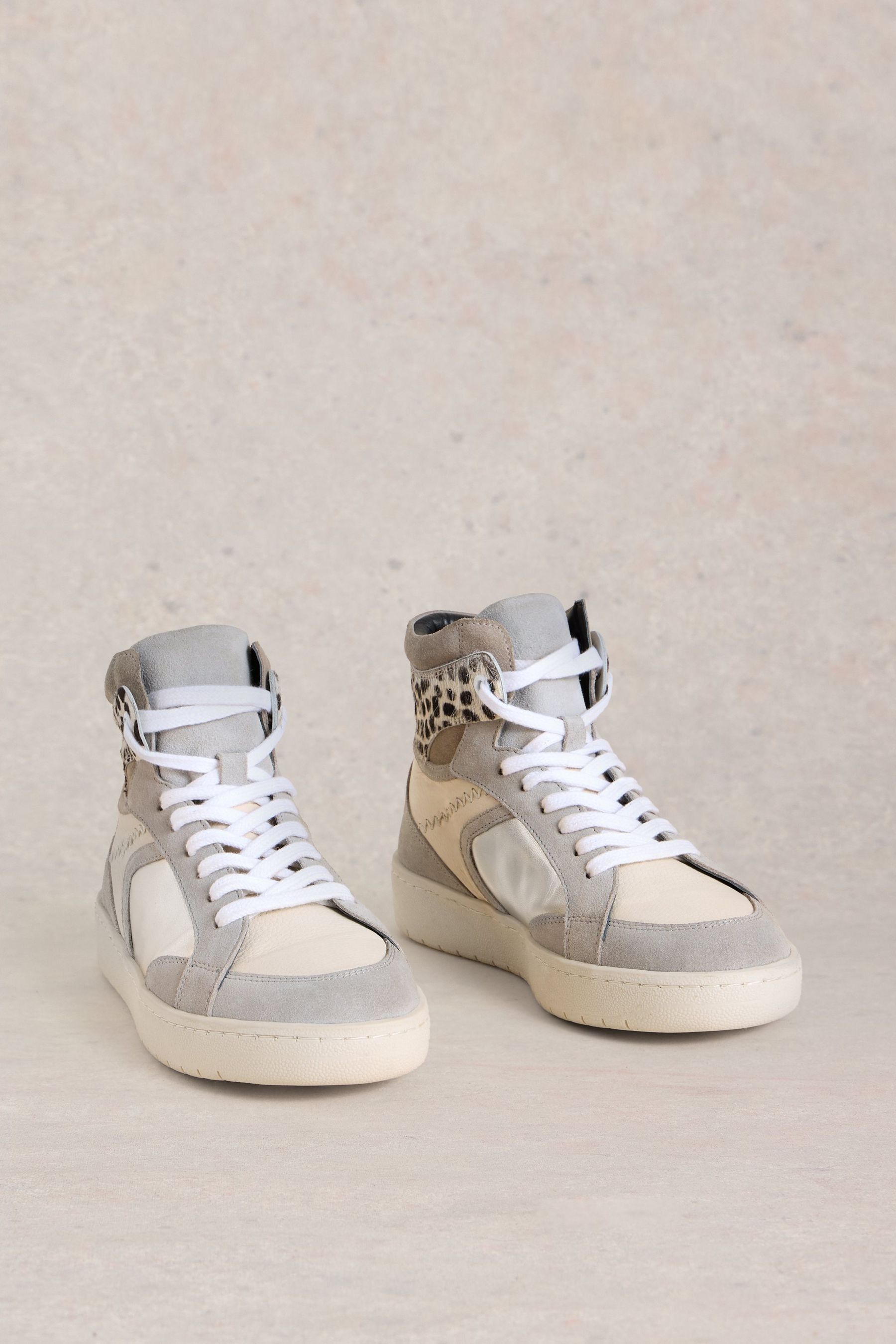 We buy trainers top