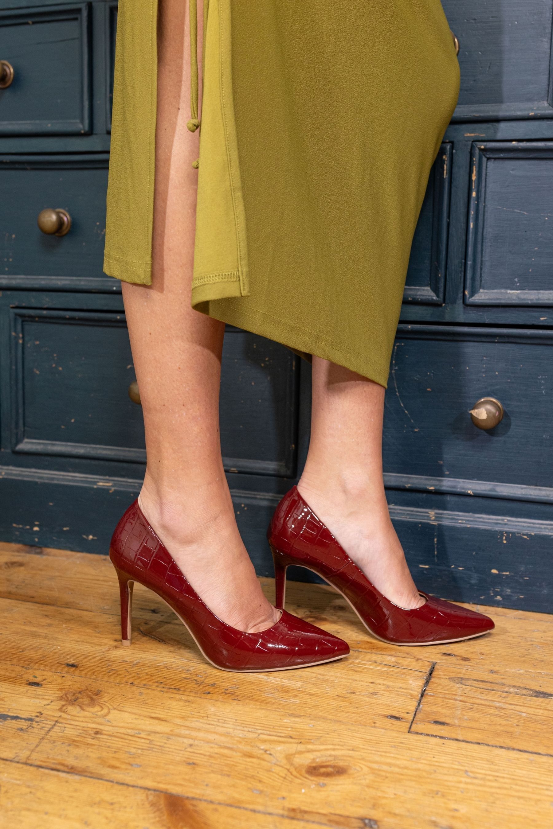 Red wide width shoes discount