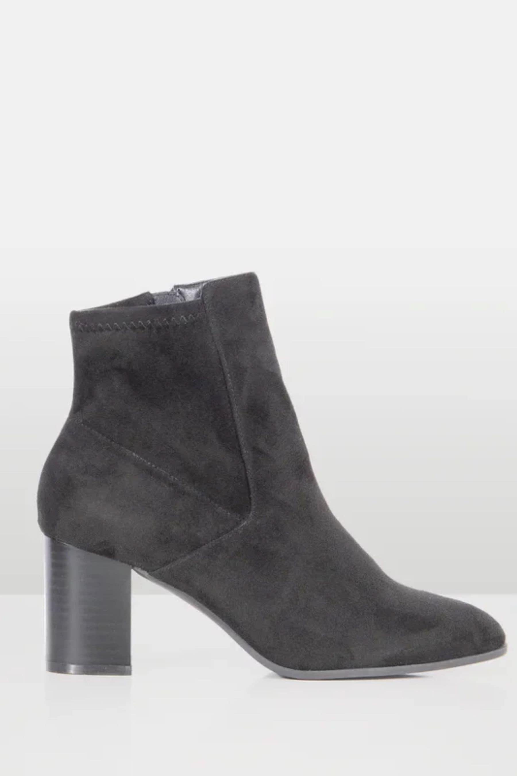 Novo ankle boots sales