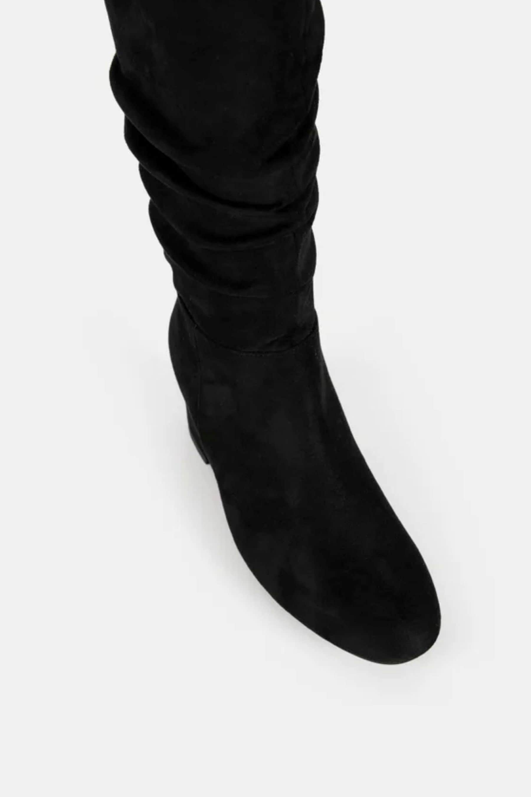 Knee high boots novo discount