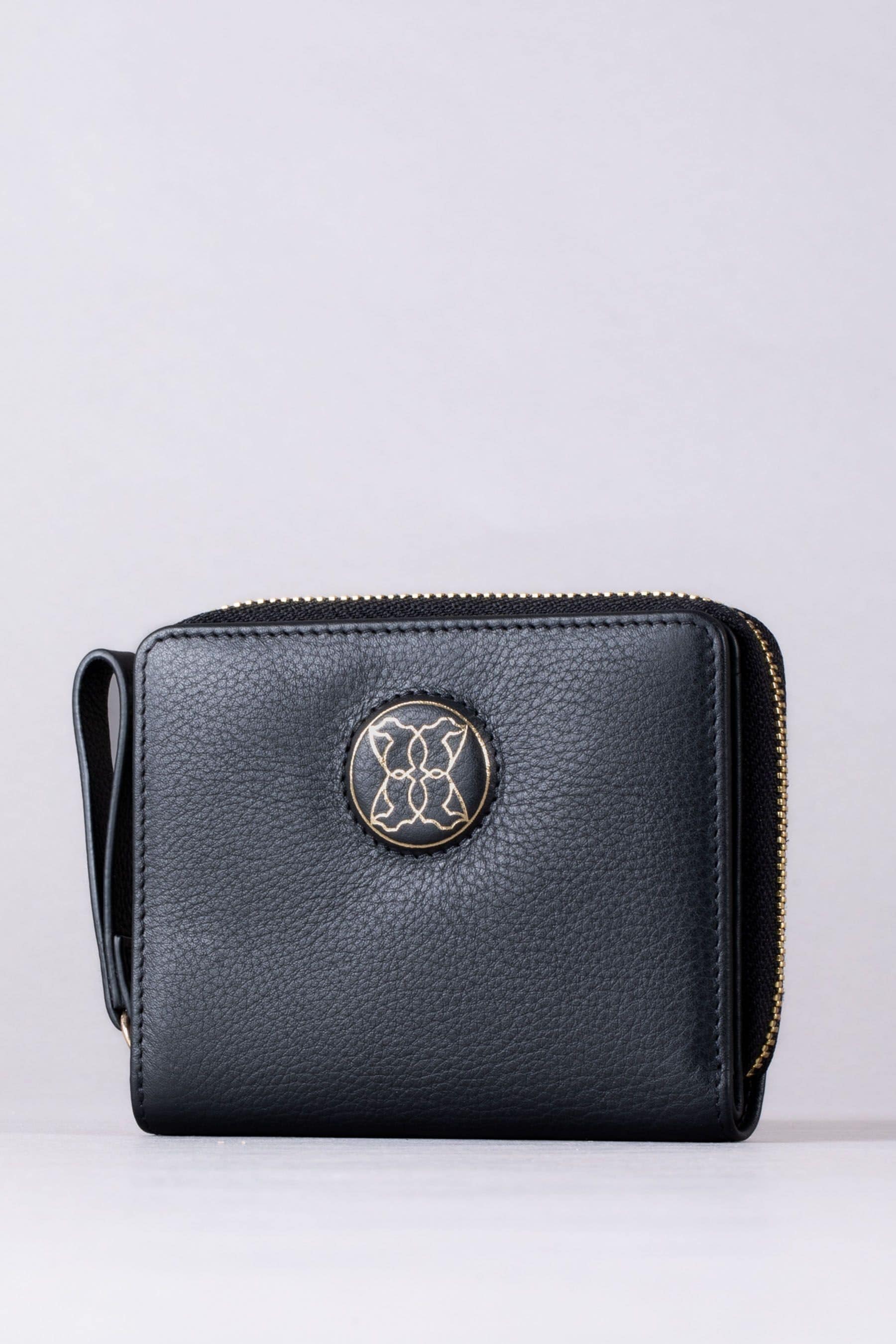 Small purse next 2025