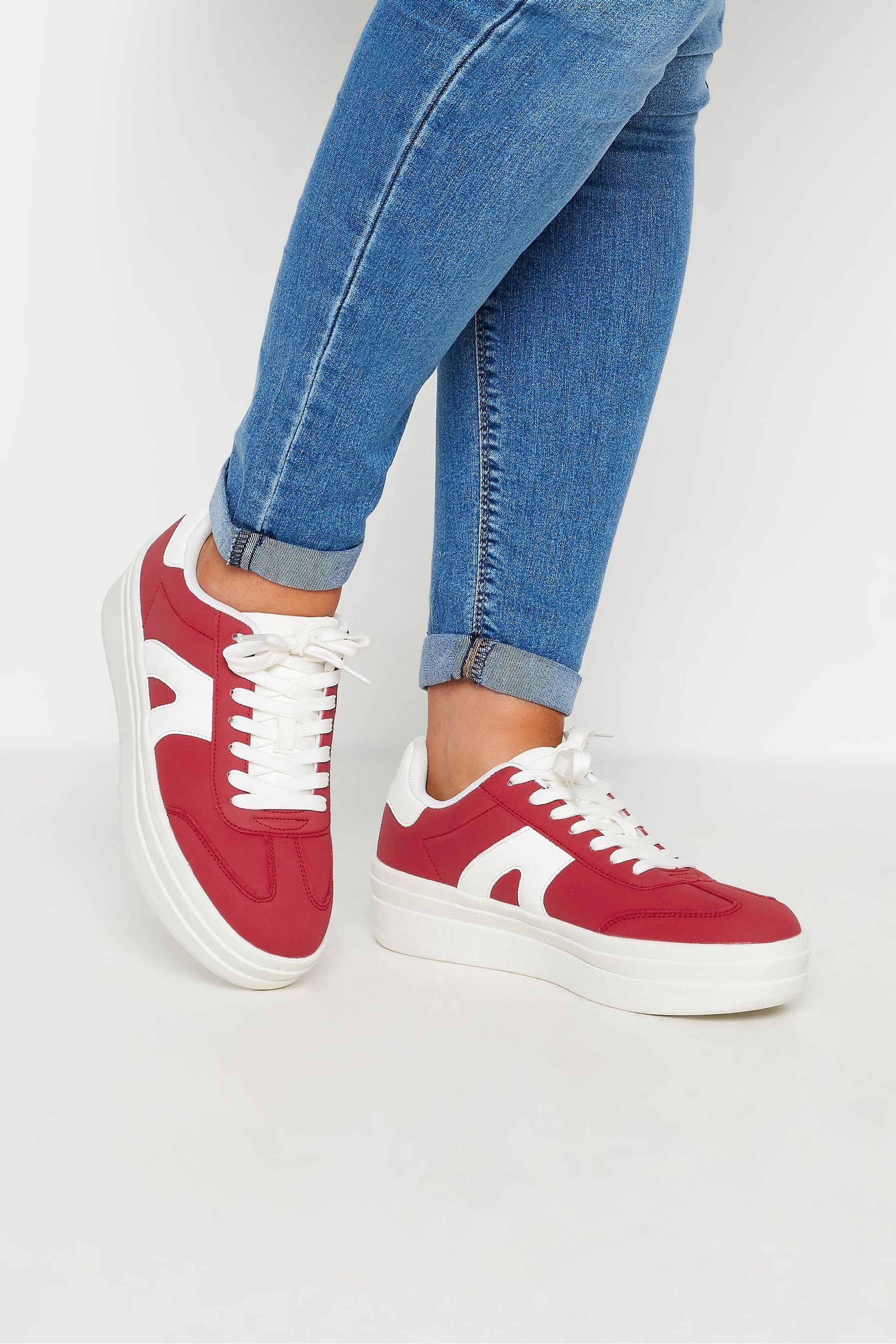 Wide fit platform trainers top