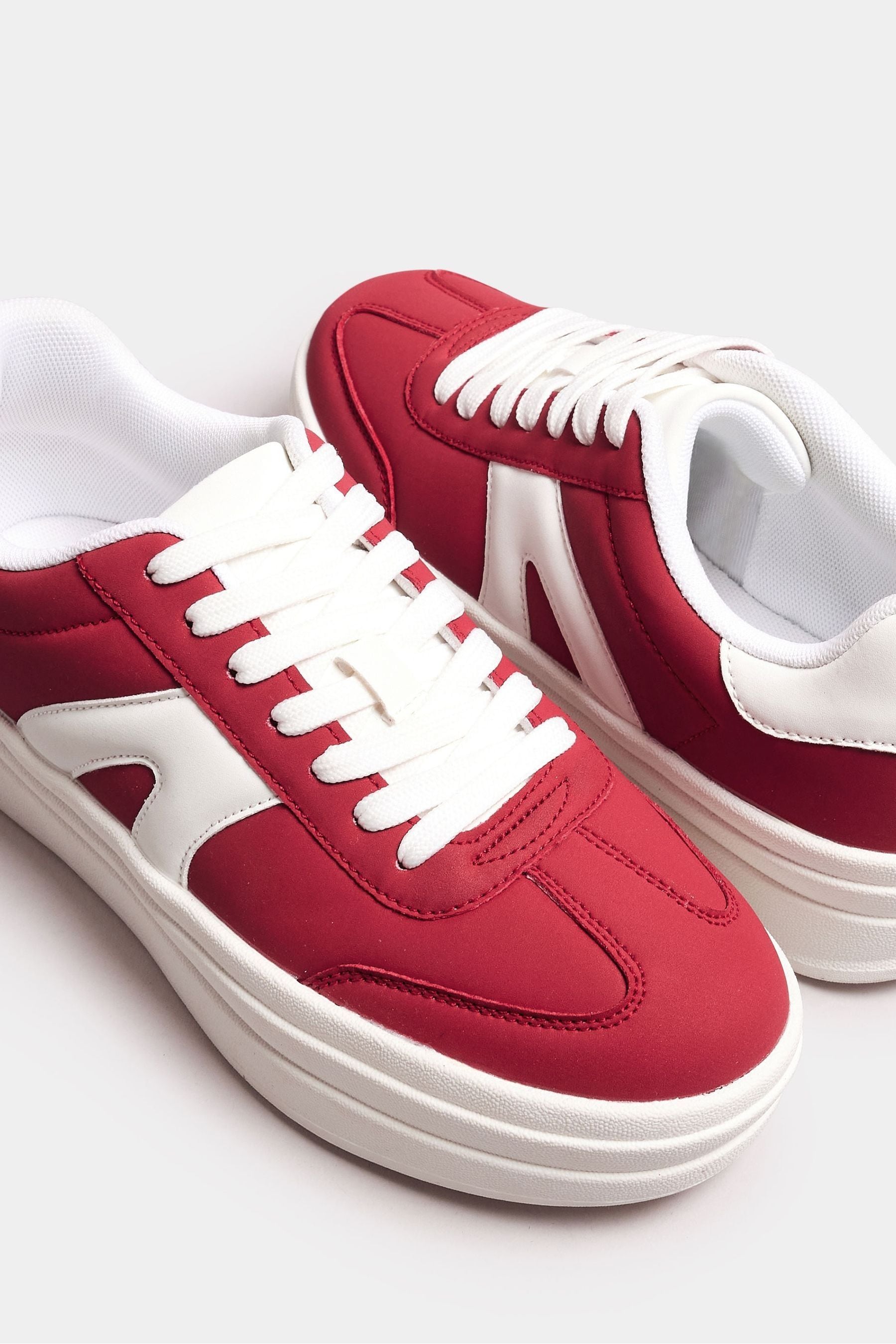 Wide fit platform trainers top